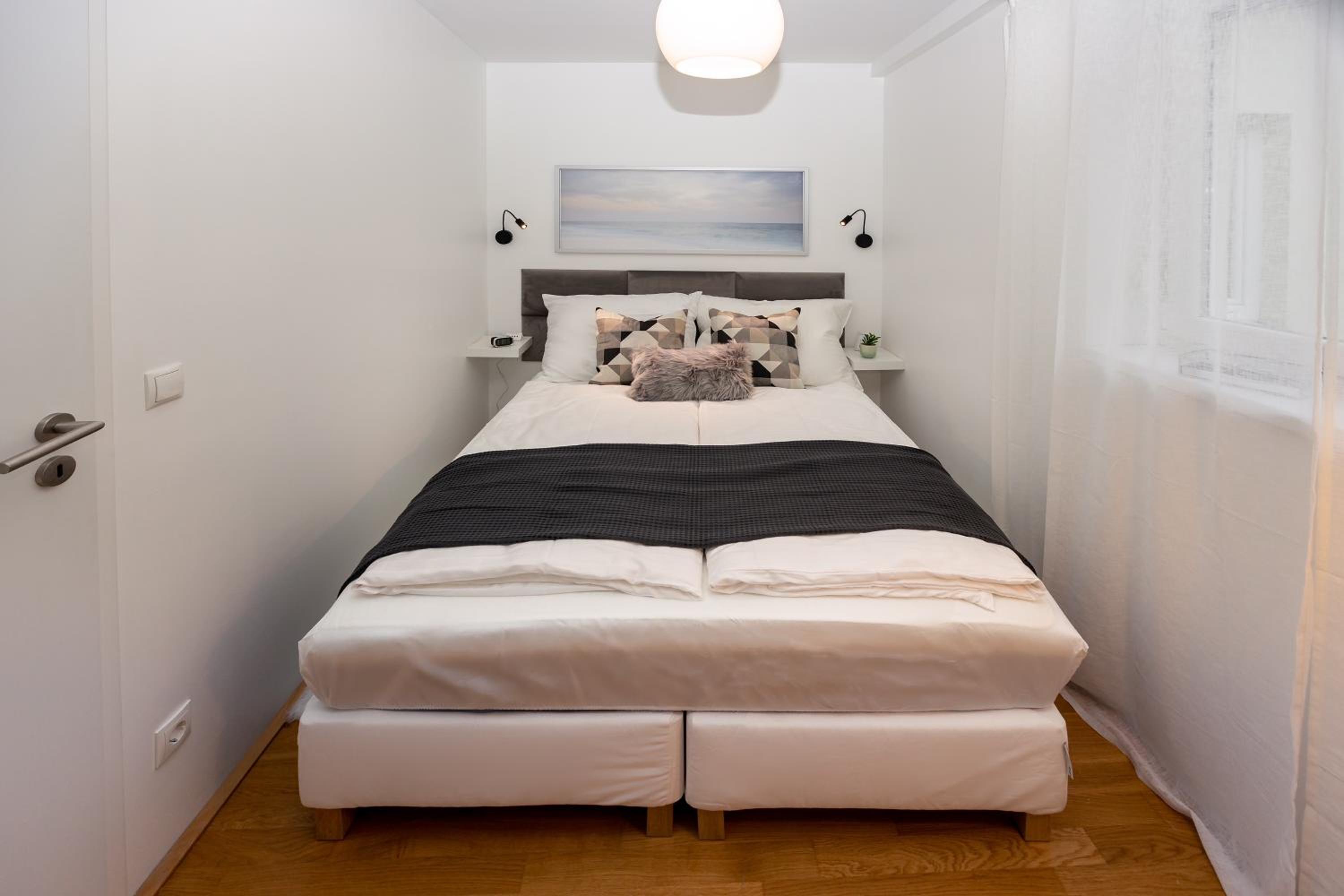 Rooftop cozy apartment near innerstadt with AC