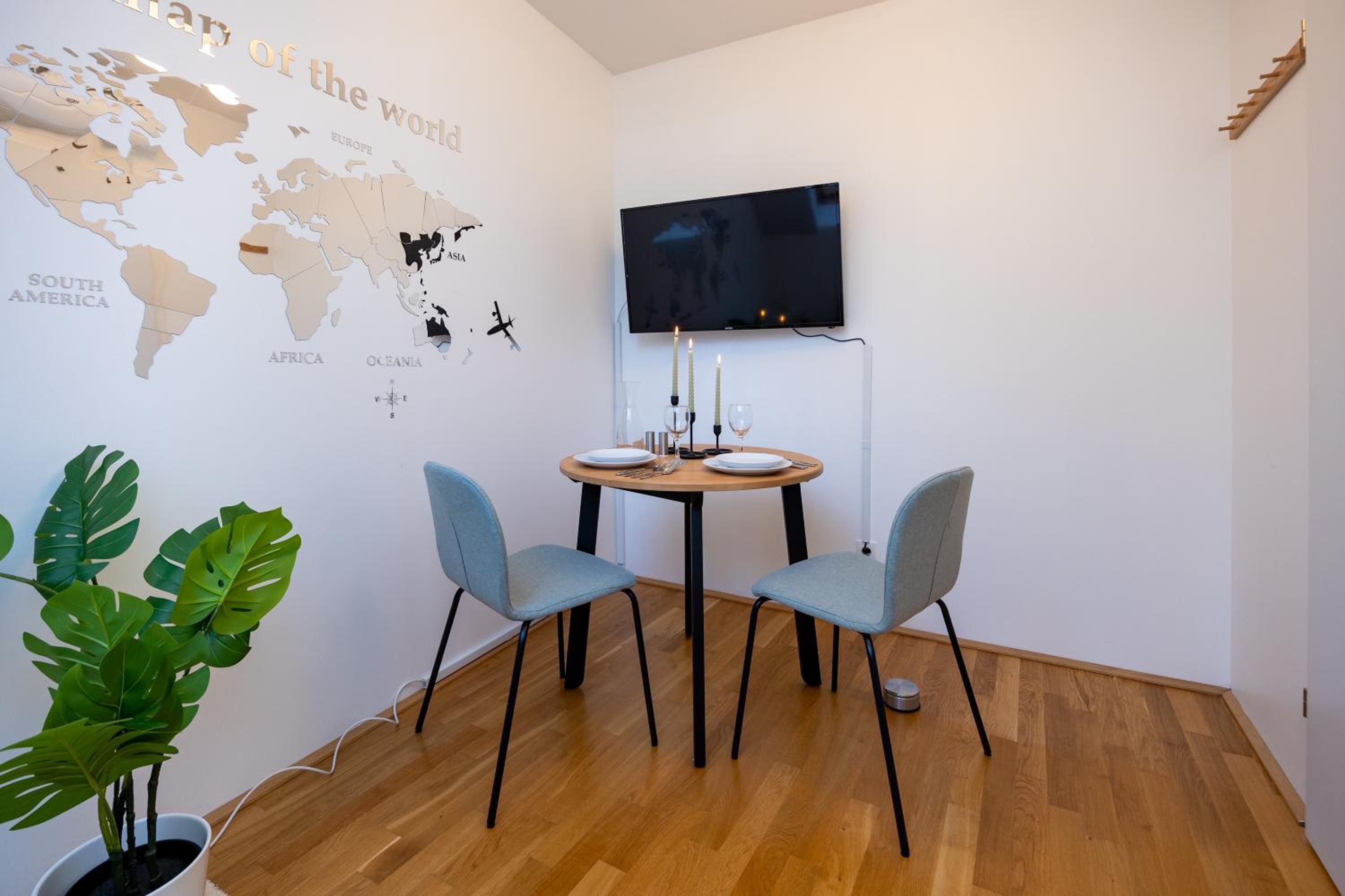 Rooftop cozy apartment near innerstadt with AC