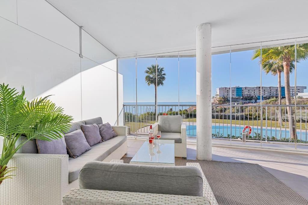 Ocean & pool view 3-bedroom apt.