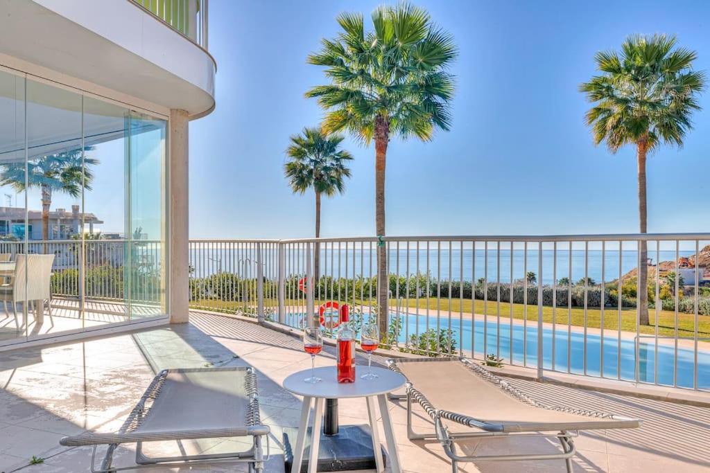 Ocean & pool view 3-bedroom apt.