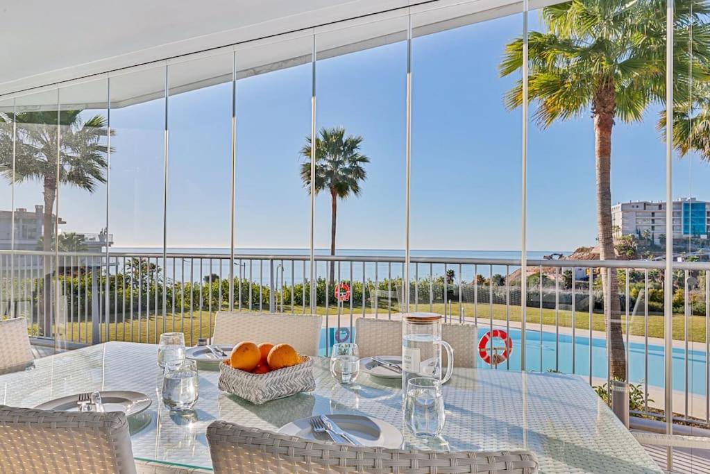 Ocean & pool view 3-bedroom apt.