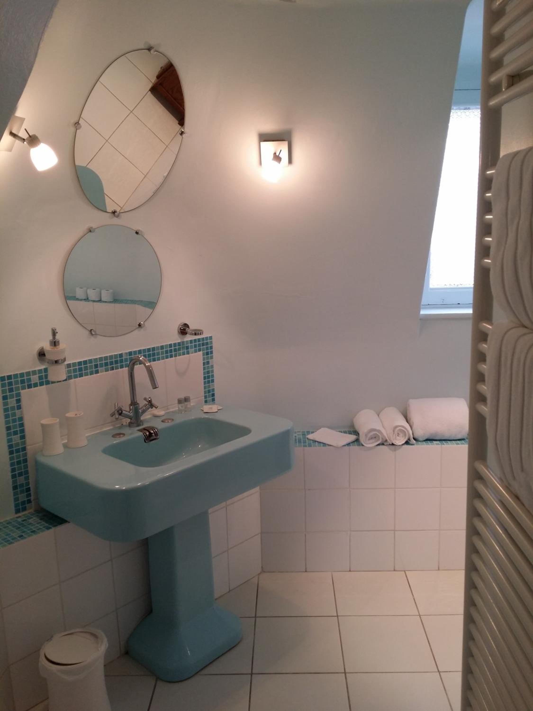 Le Castel Guesthouse