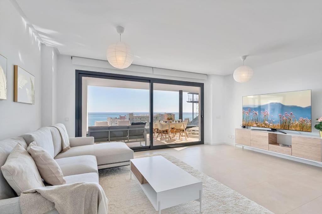 Apartment with big pool and close to beach! view 3