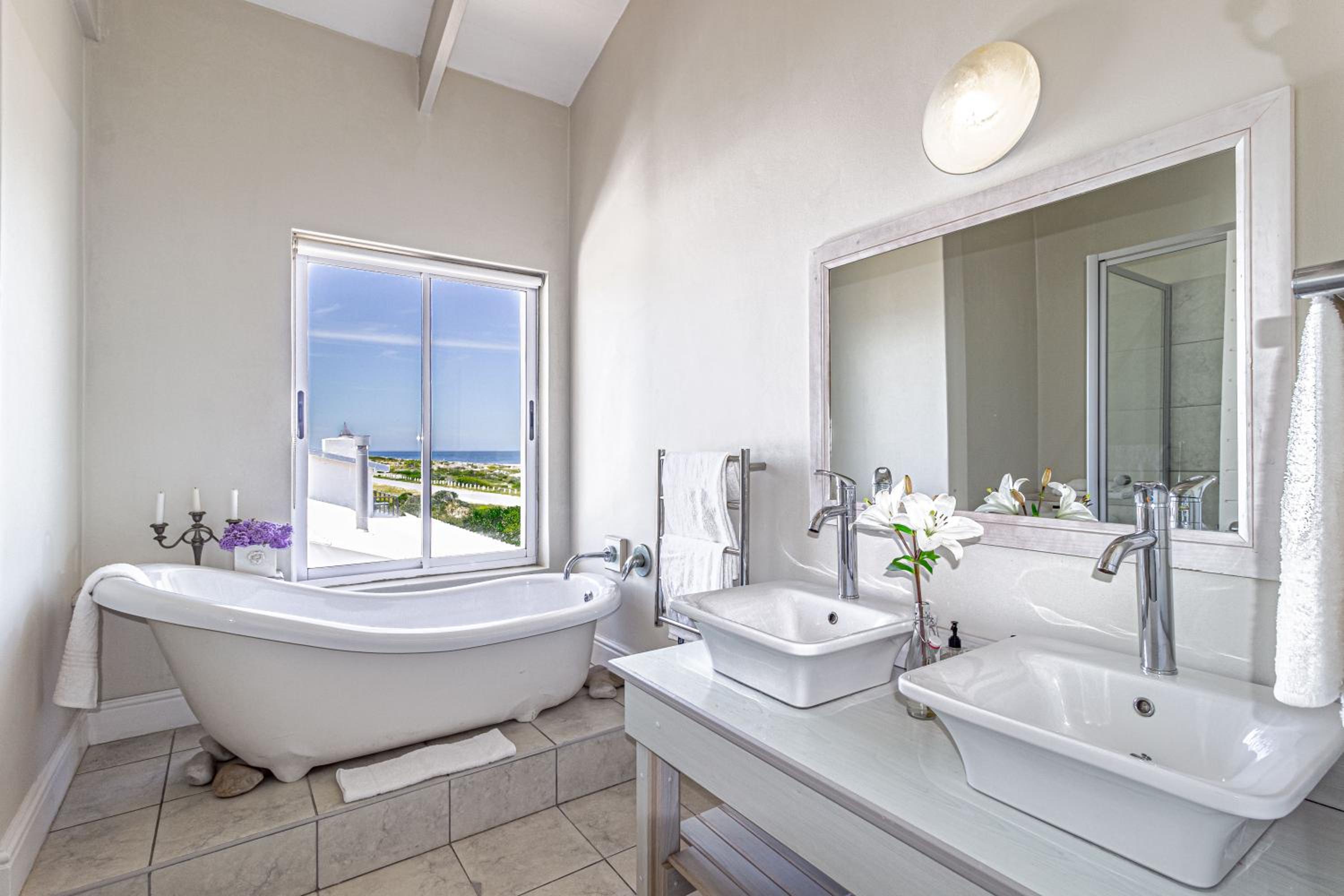 138 Marine Beachfront Guesthouse view 5