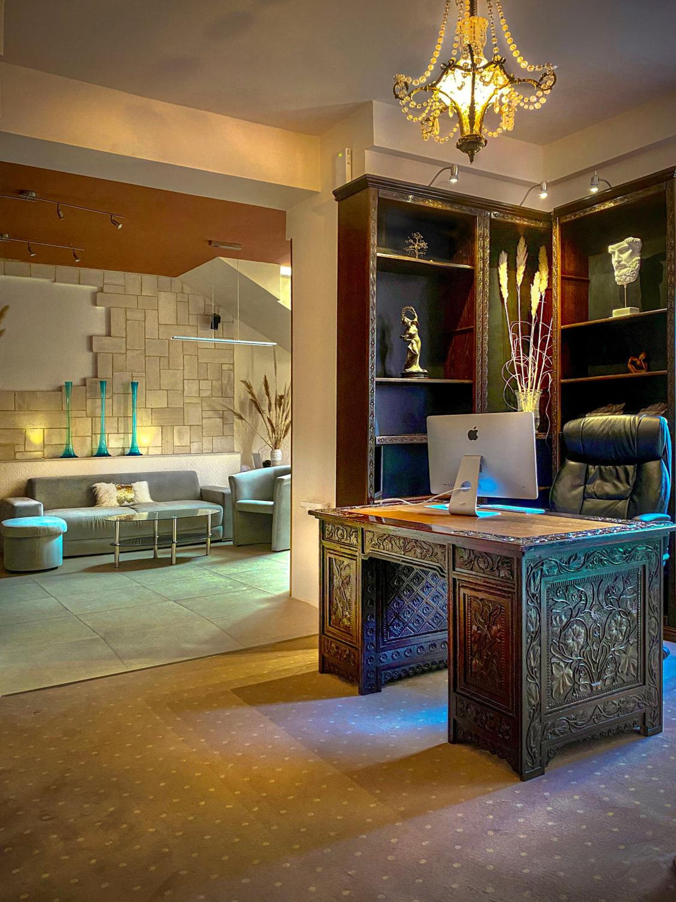 Shangri La Mansion
