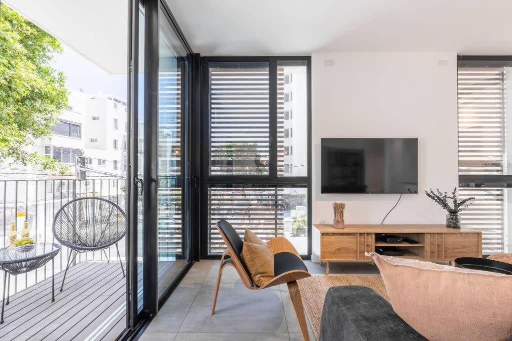 Gordon Beach by Five Stay view 3