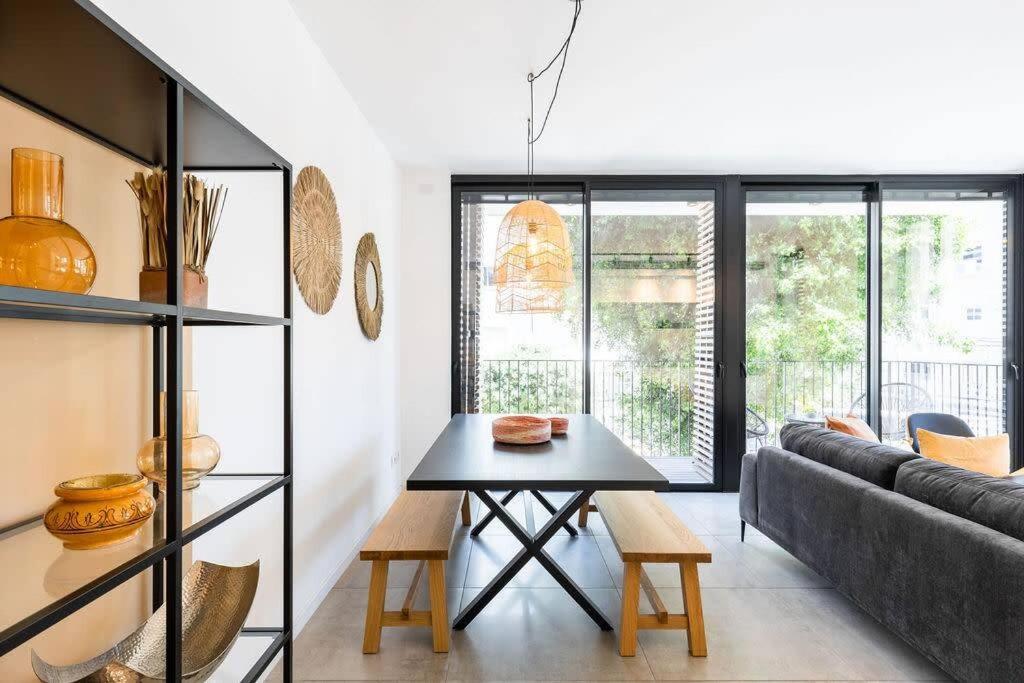 Gordon Beach by Five Stay view 5