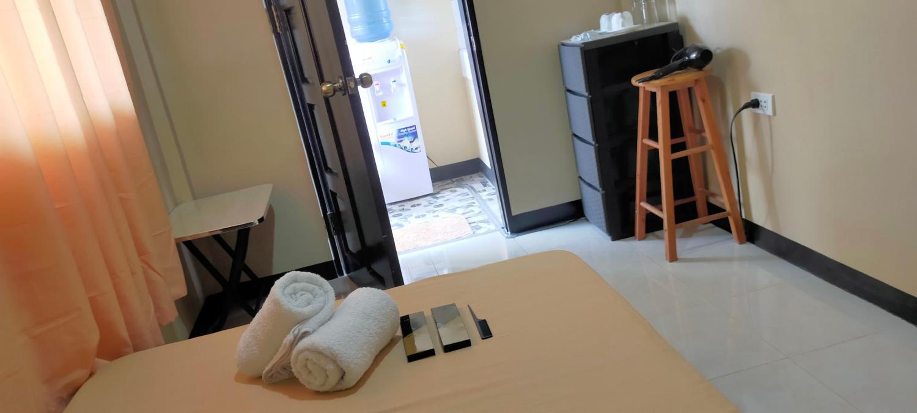 Havenly Guesthouse And Body Massage Spa view 4