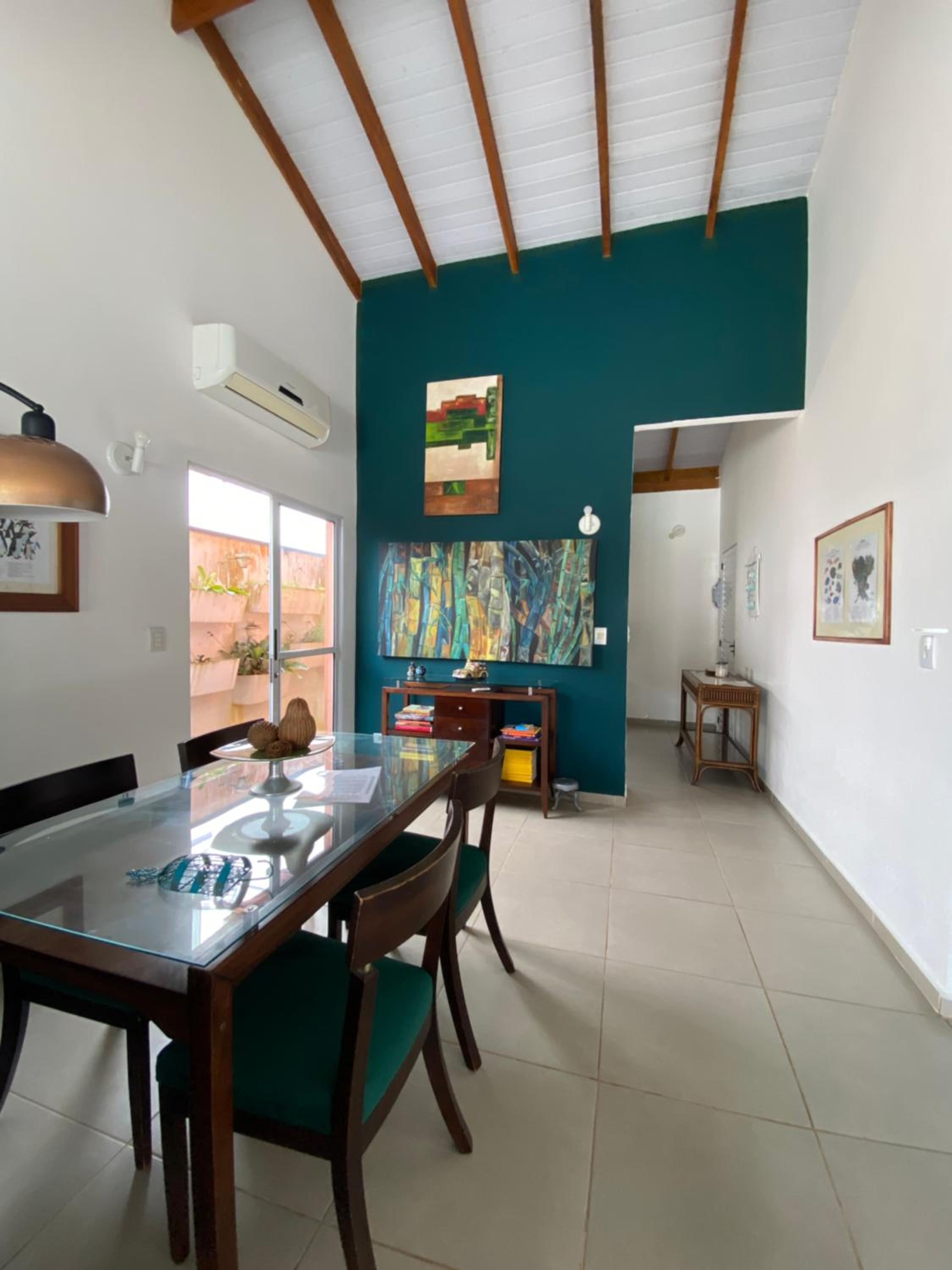 Casa em condomínio a 600m da praia de Pernambuco ideal para família
