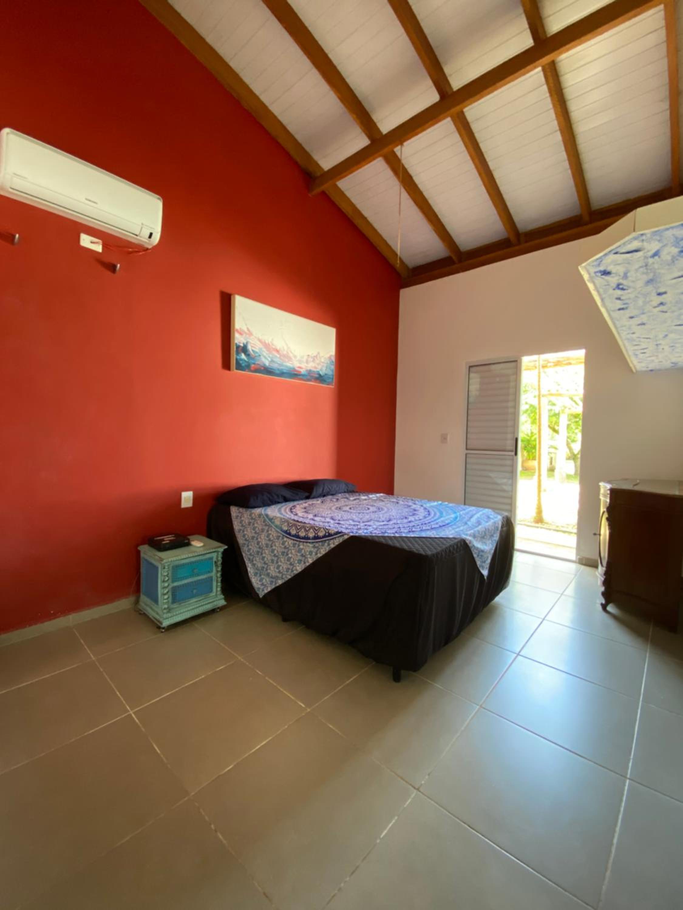 Casa em condomínio a 600m da praia de Pernambuco ideal para família