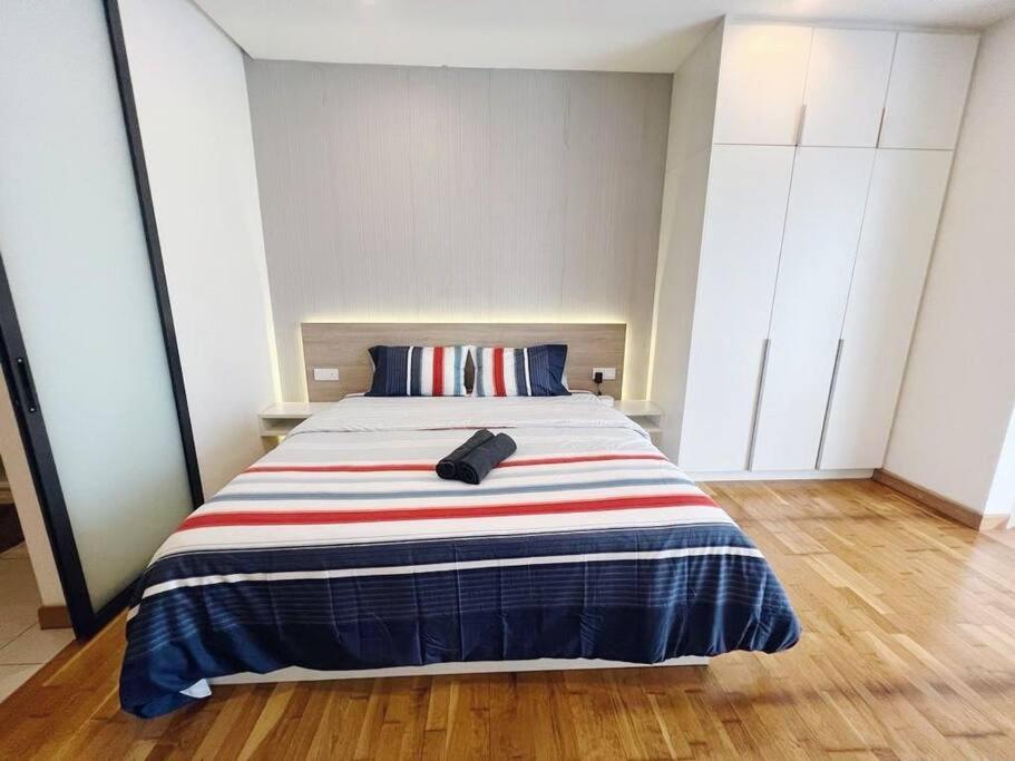 PROMO Connected Train 2 Bedroom ABOVE MALL 289