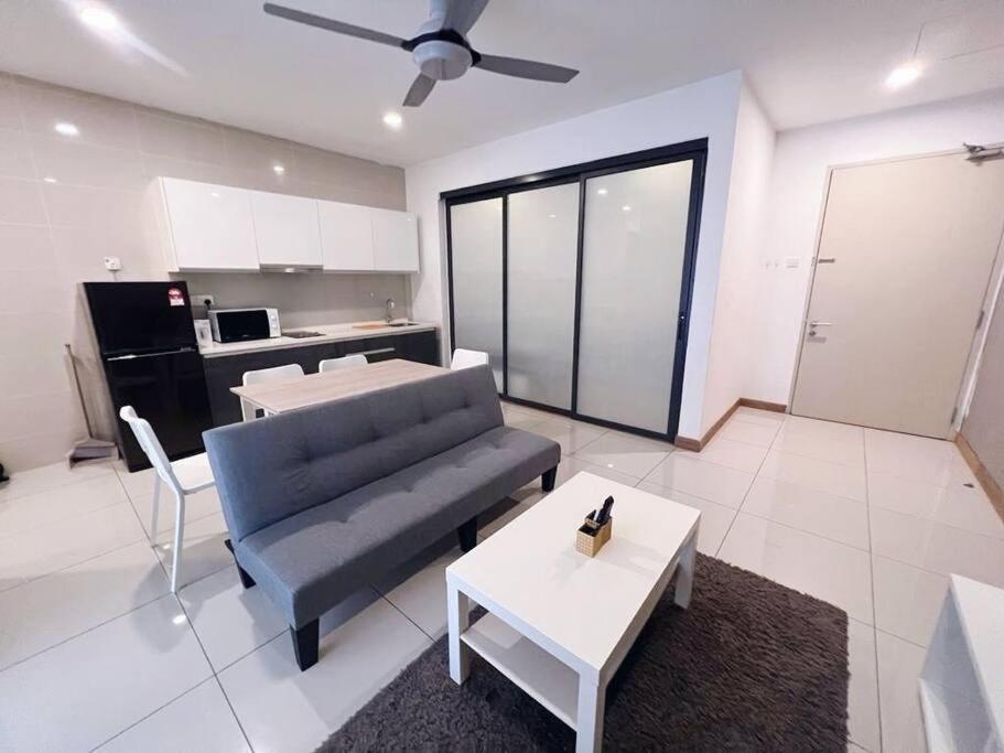 PROMO Connected Train 2 Bedroom ABOVE MALL 289