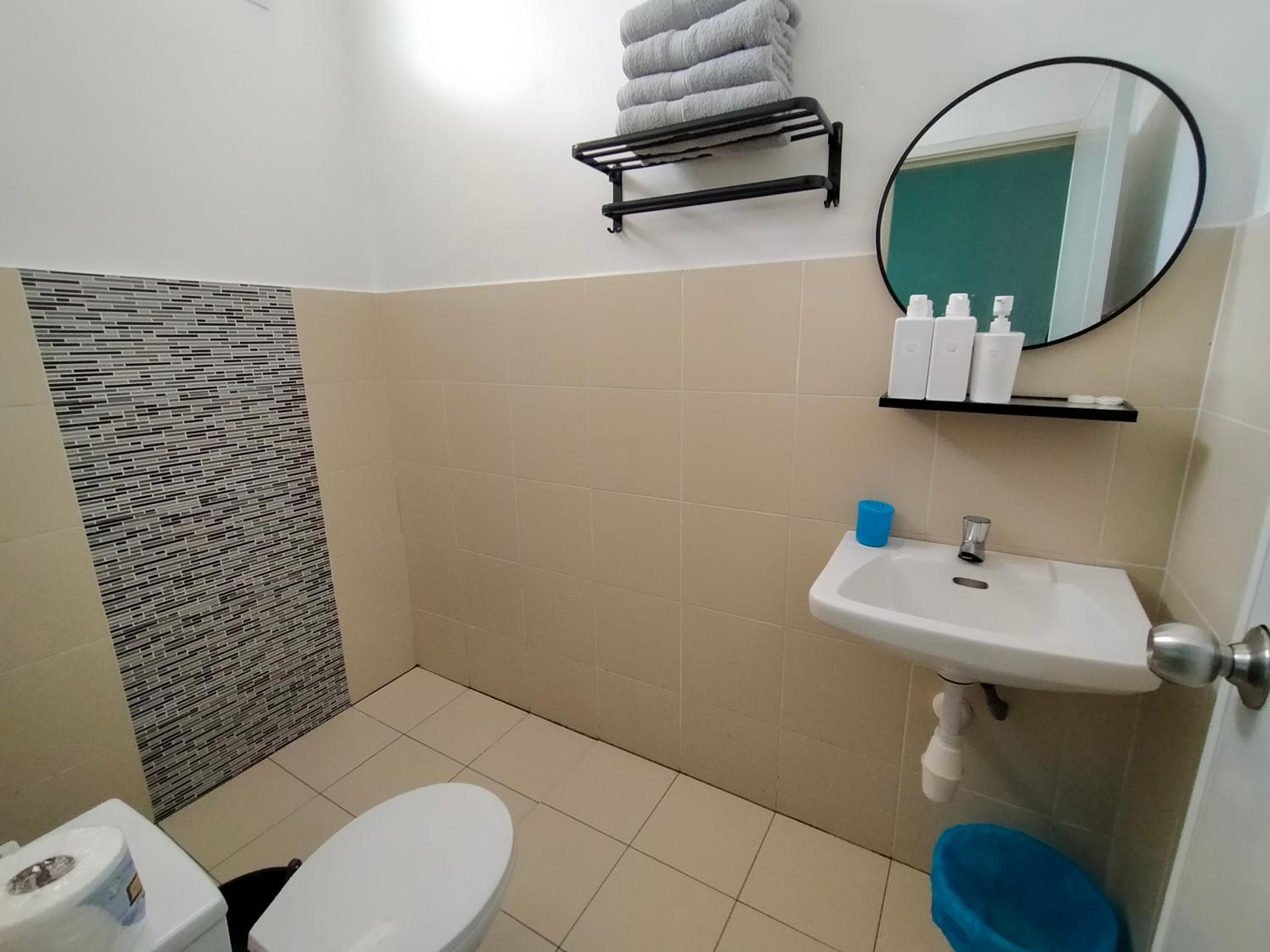 Homestay 88A Melaka for 9 pax with Private Pool, Smart TV, Netflix and Wifi, photo 21