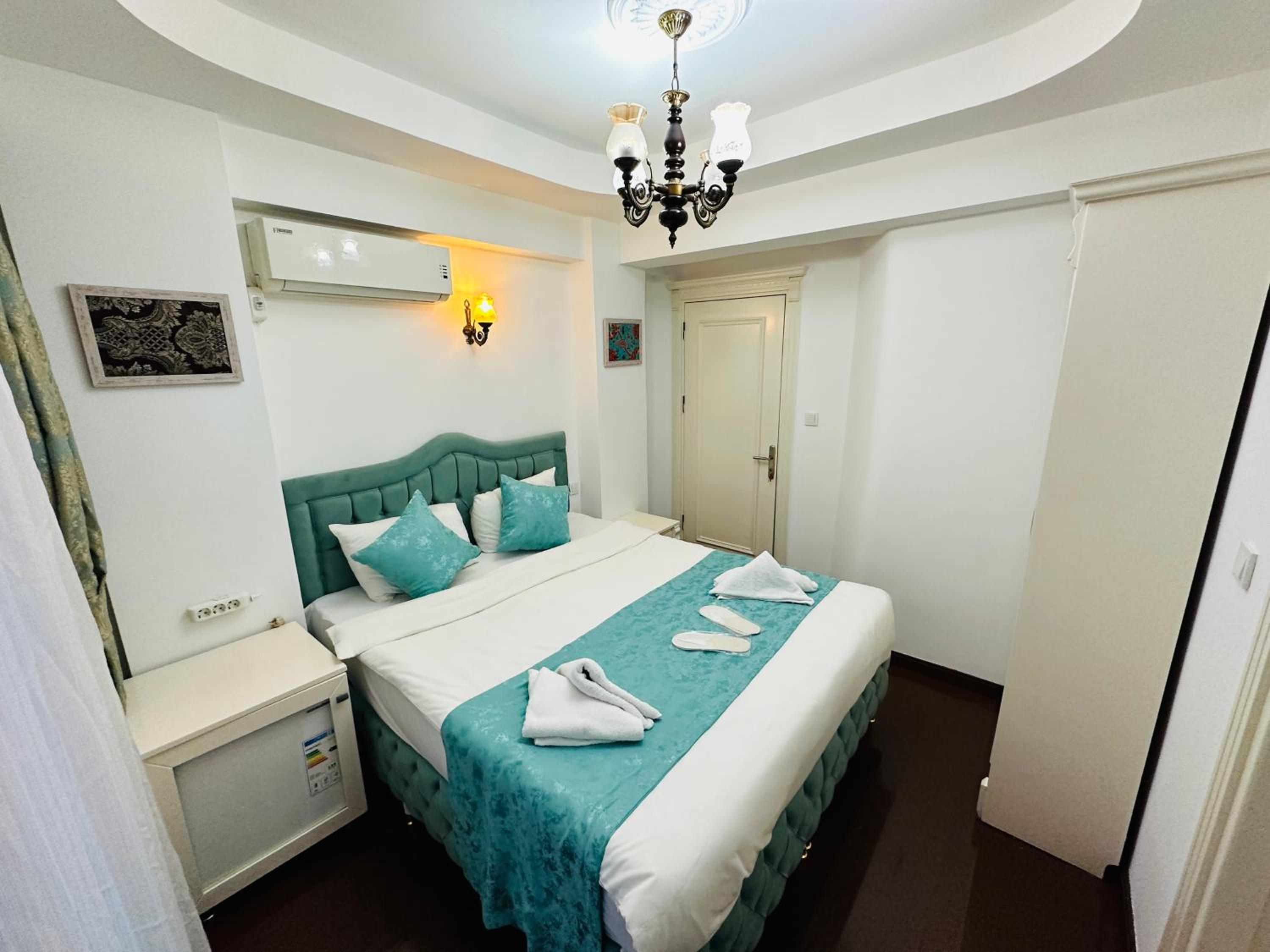 La Petite Maison Otel - Image 39