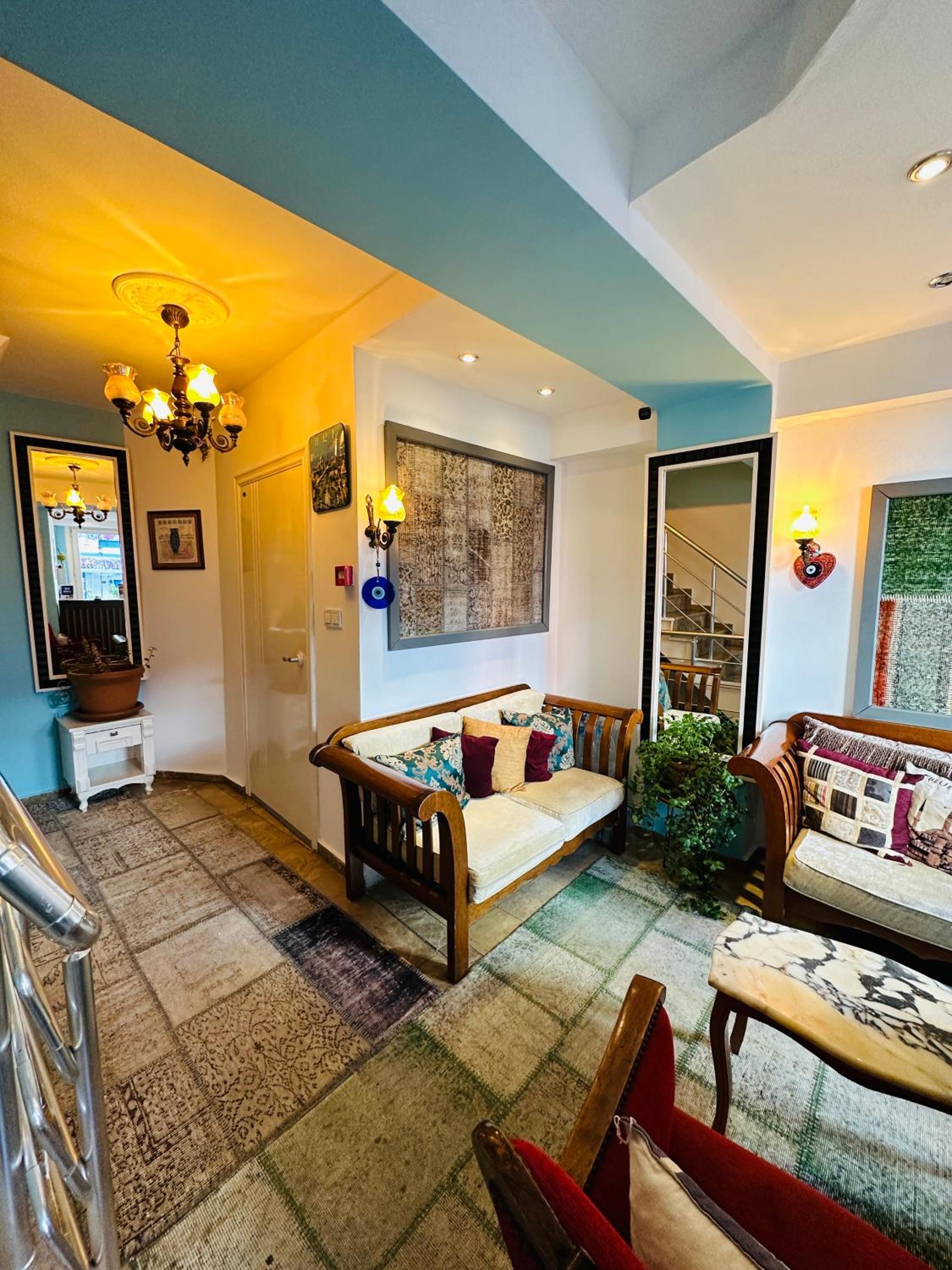 La Petite Maison Otel - Image 32