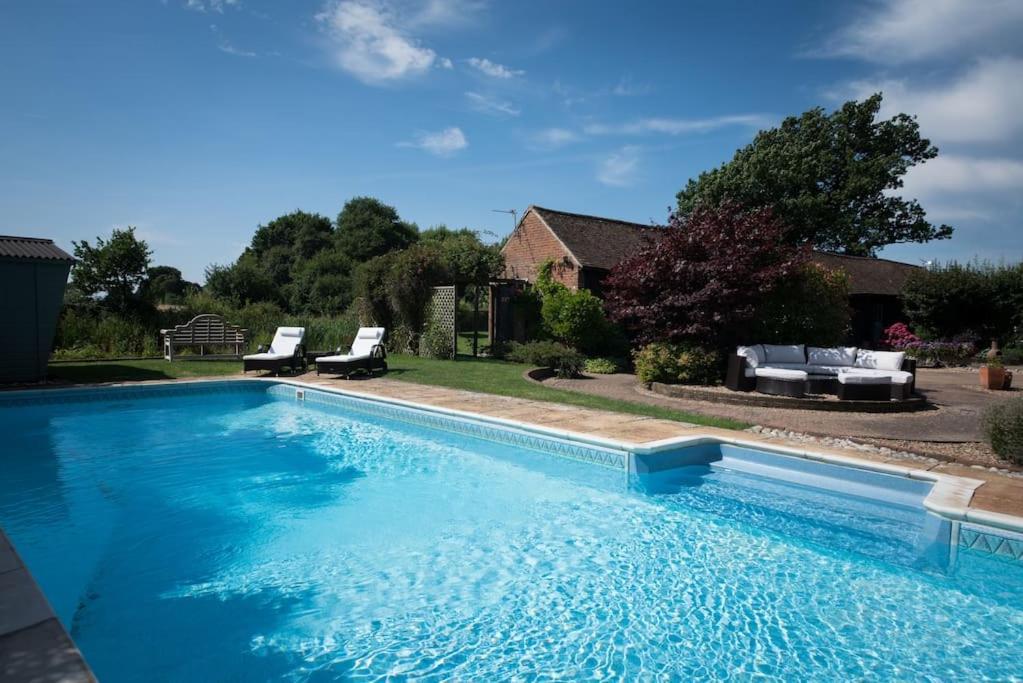 Countryside cottage with pool