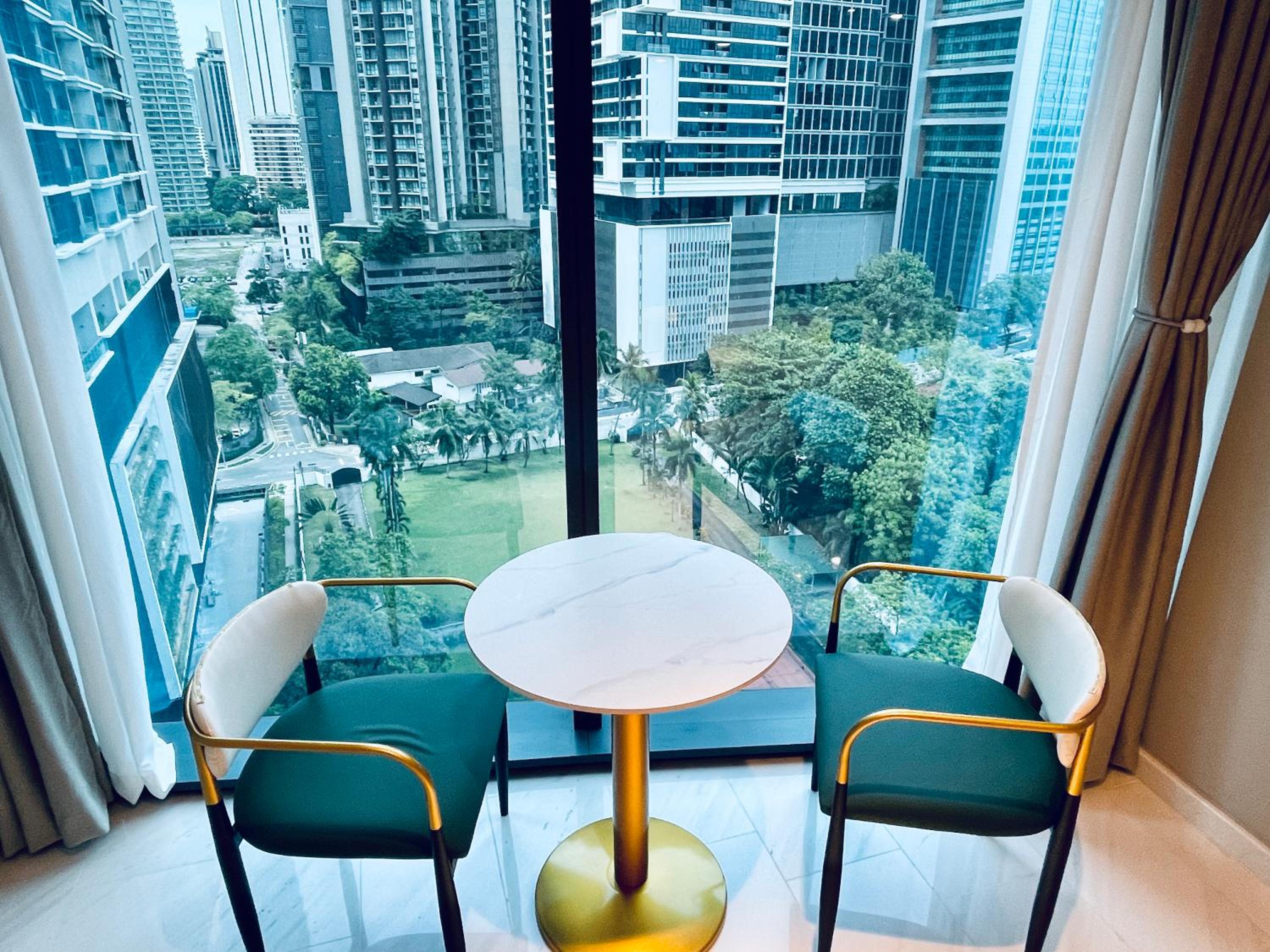 Eaton residences KLCC m@h