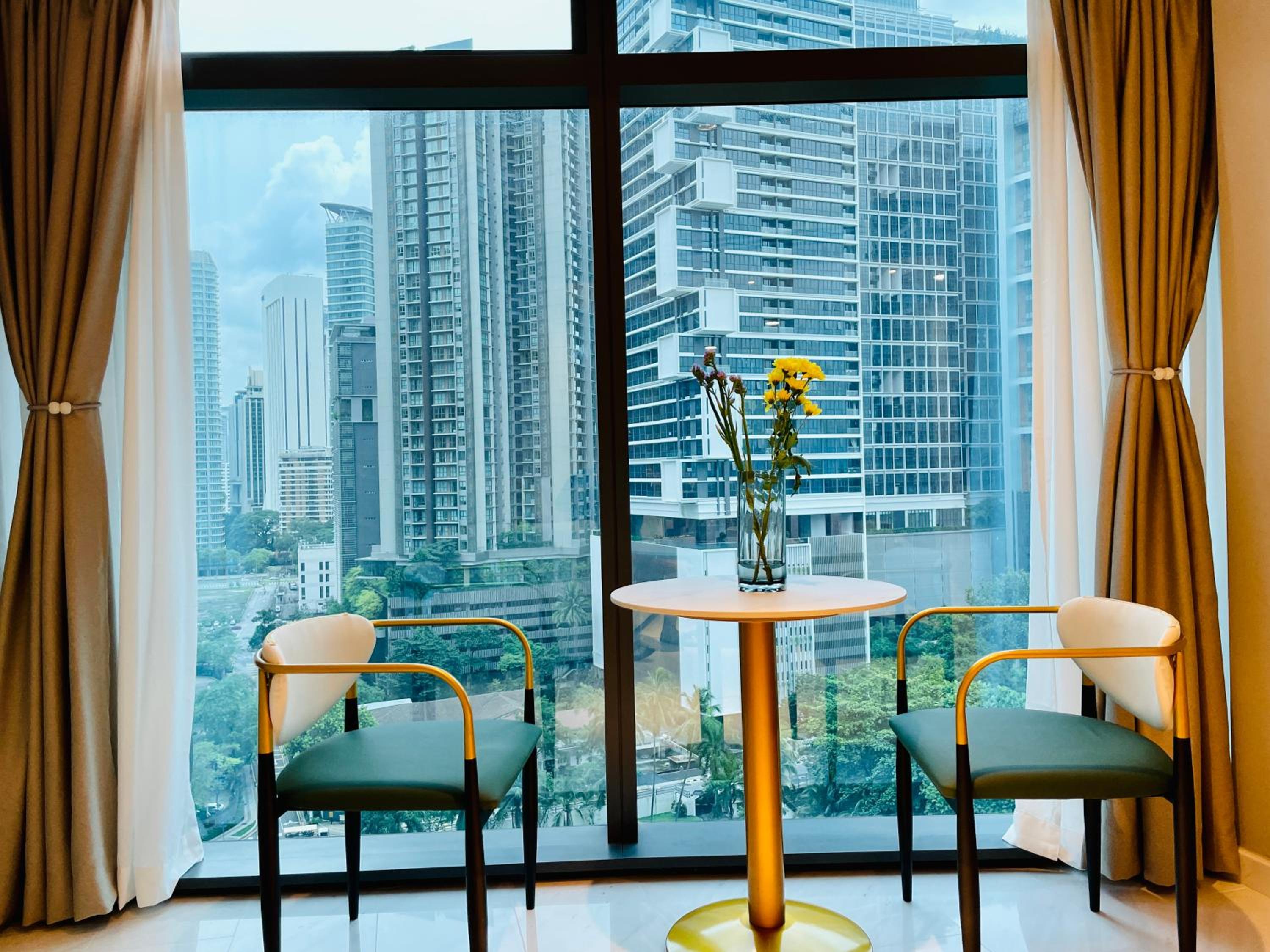 Eaton residences KLCC m@h