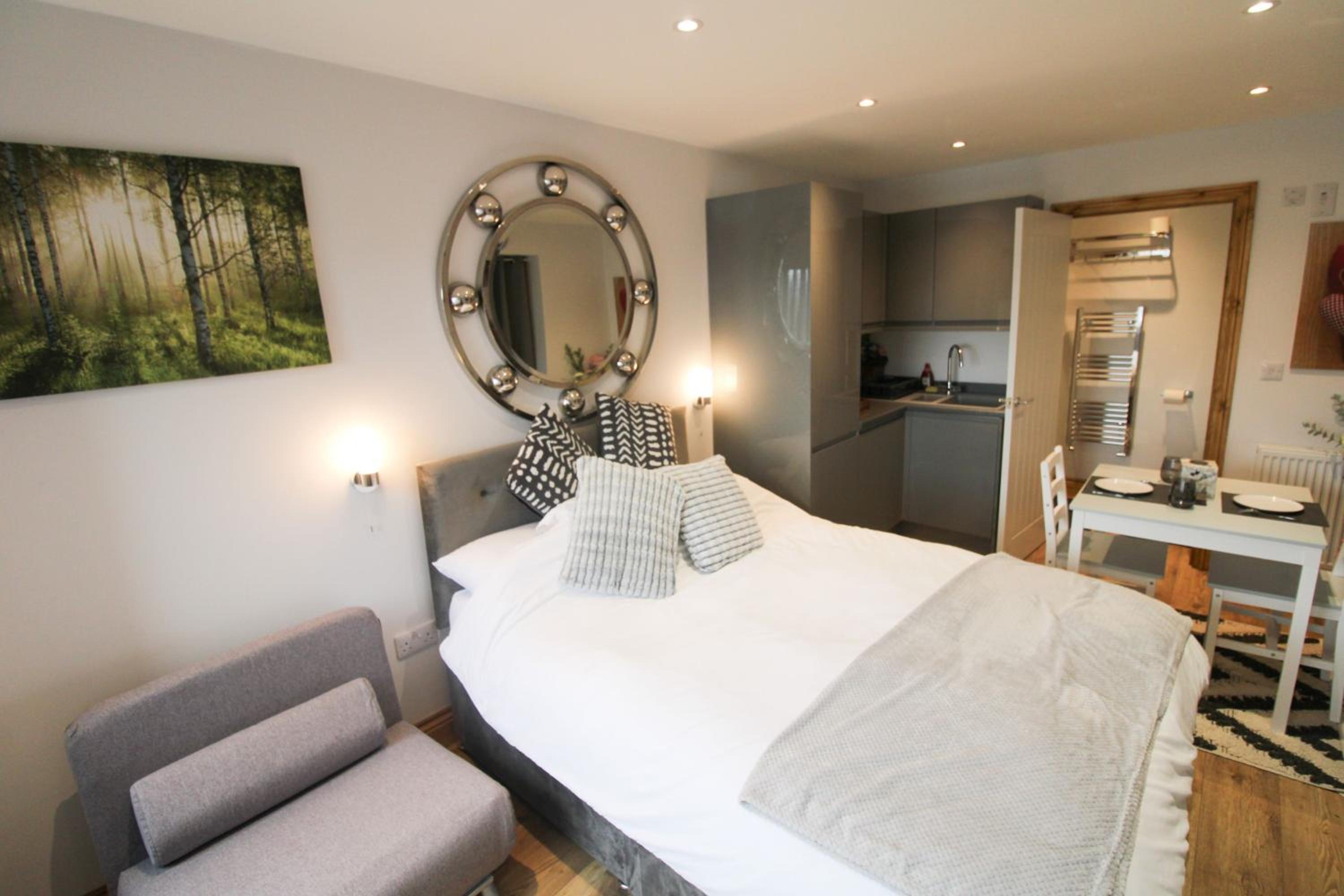 Hillcrest Studio, Penrith view 5