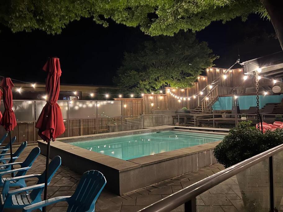 The Lions Self Contained Suite, Shared Pool, Hot Tub, Views