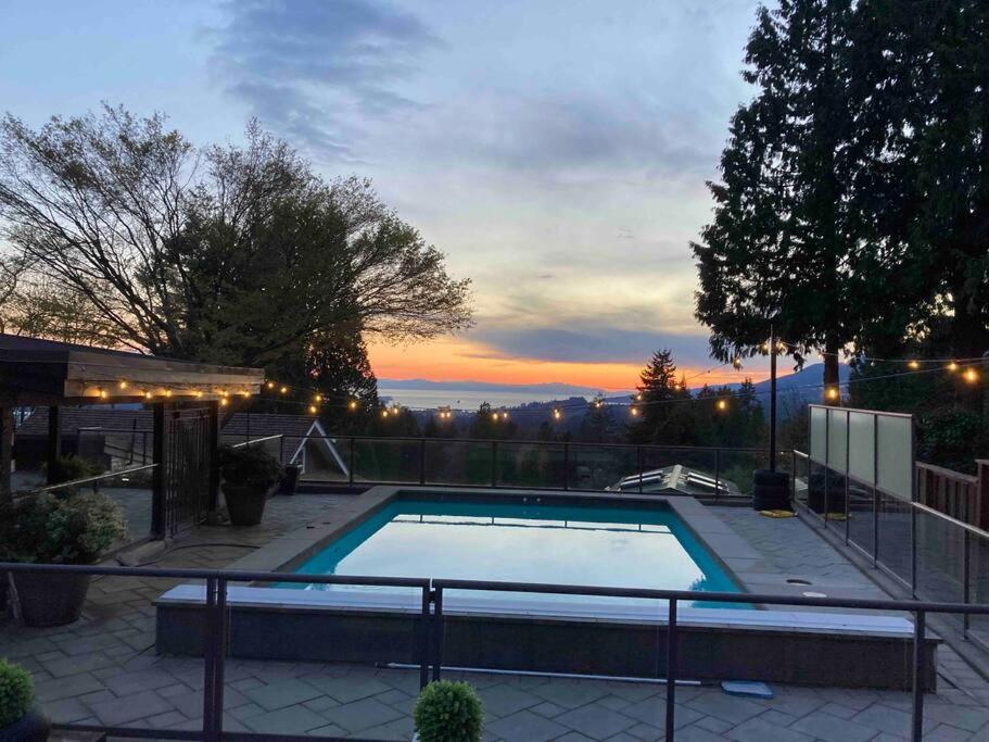 The Lions Self Contained Suite, Shared Pool, Hot Tub, Views