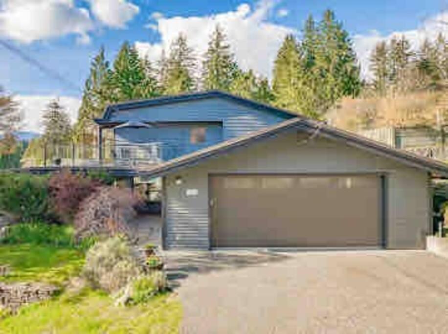 The Lions Self Contained Suite, Shared Pool, Hot Tub, Views