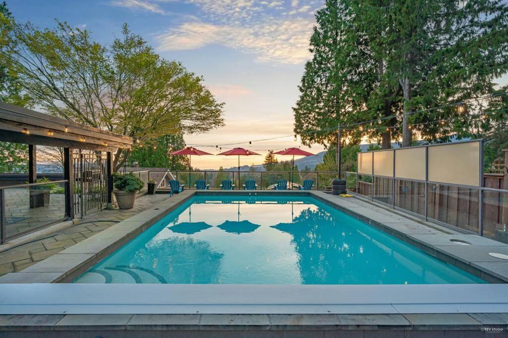 The Lions Self Contained Suite, Shared Pool, Hot Tub, Views