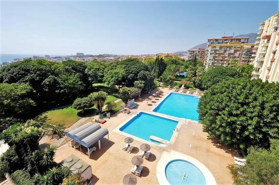 Apt céntrico con vistas y piscinas
