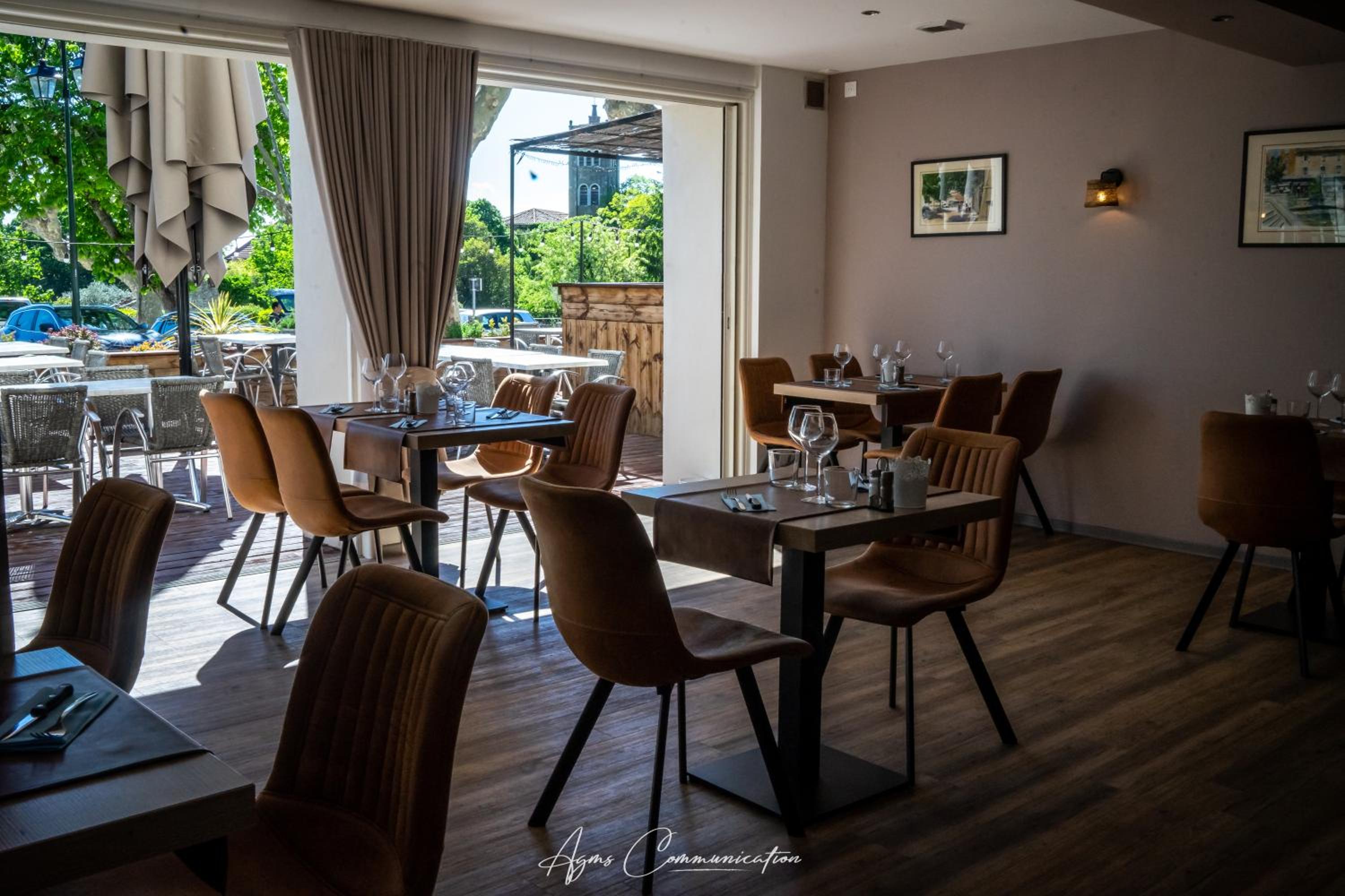 restaurant