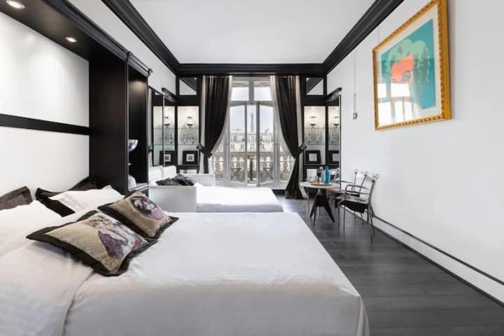 SUITE CHAMPS-ELySÉES