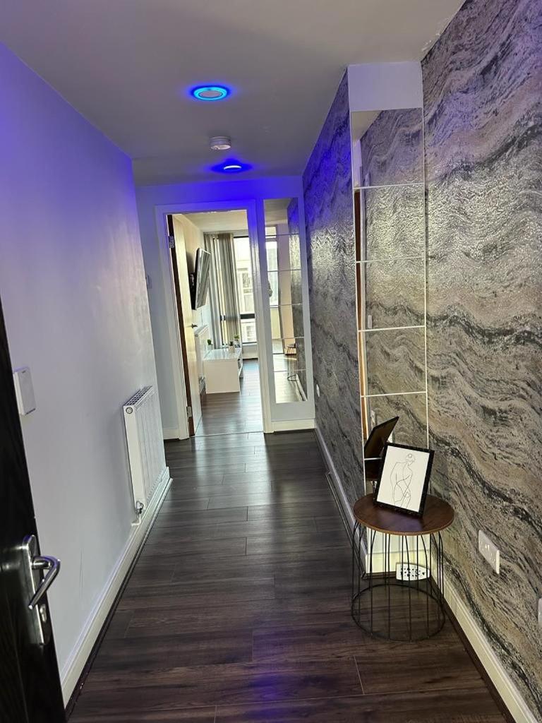 Luxury 9ine Beautiful Bull Ring Apartment Free Parking view 2