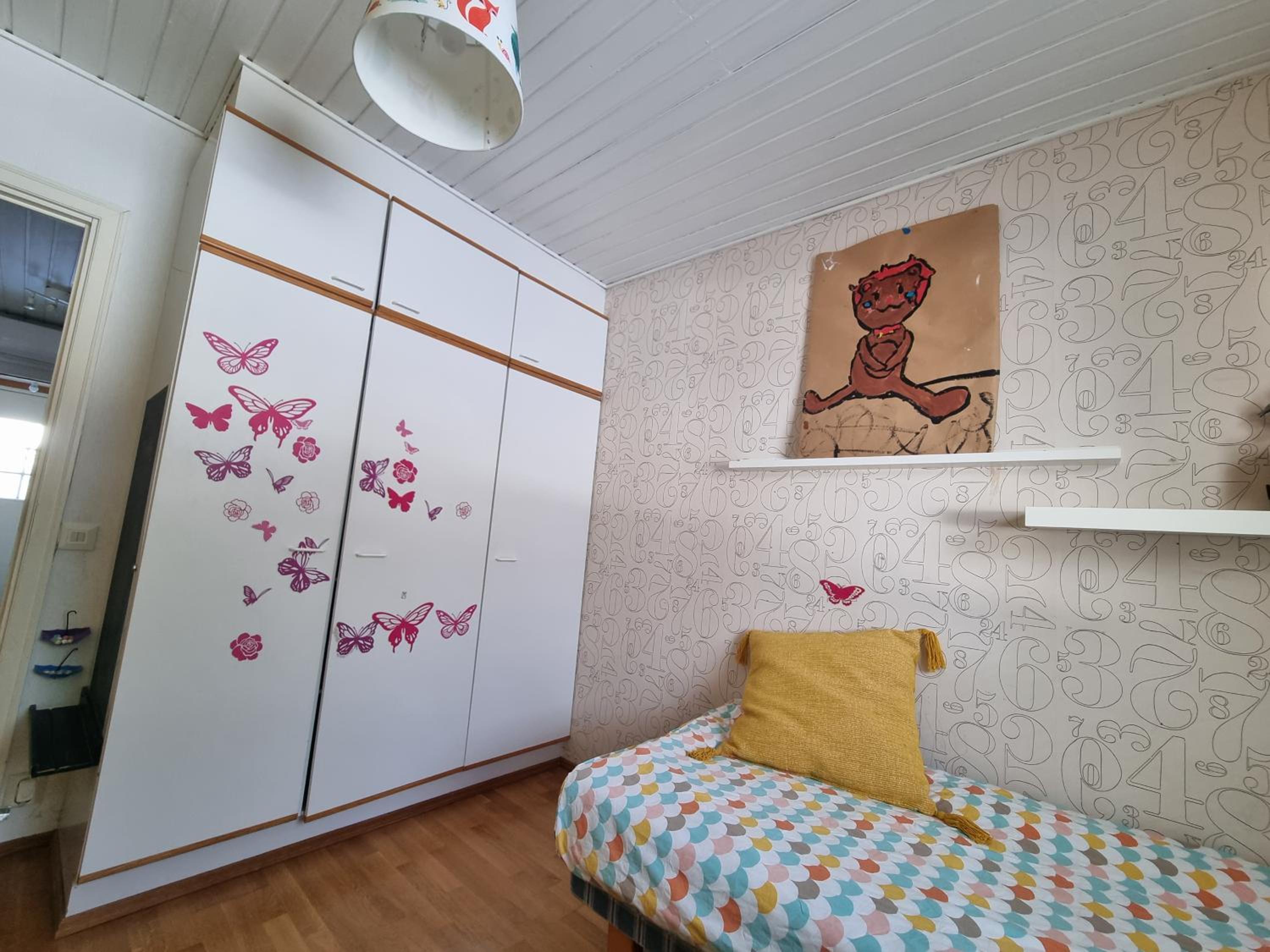 Päätyhuoneisto: Nariseva puulattia!