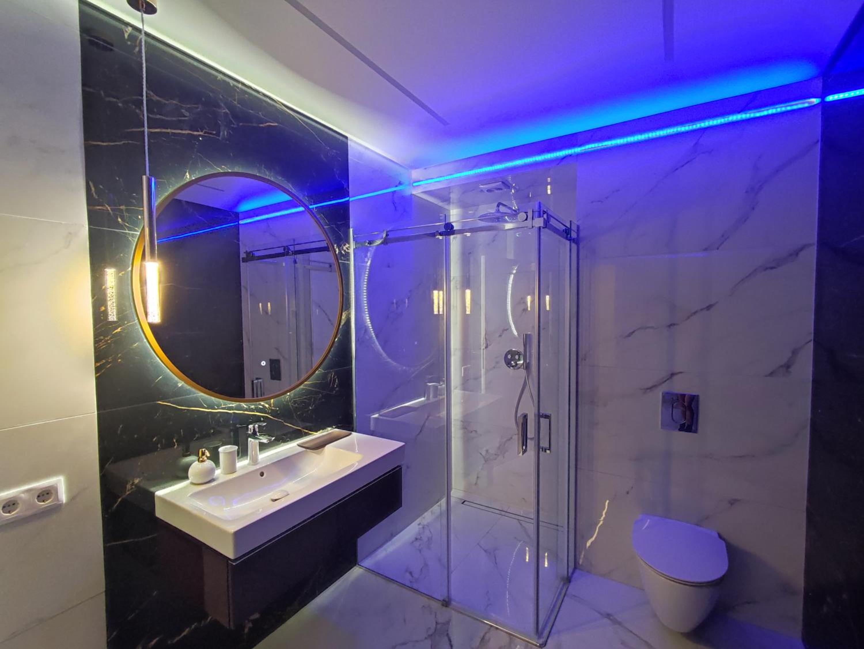 Premium Sky Jacuzzi Apartment