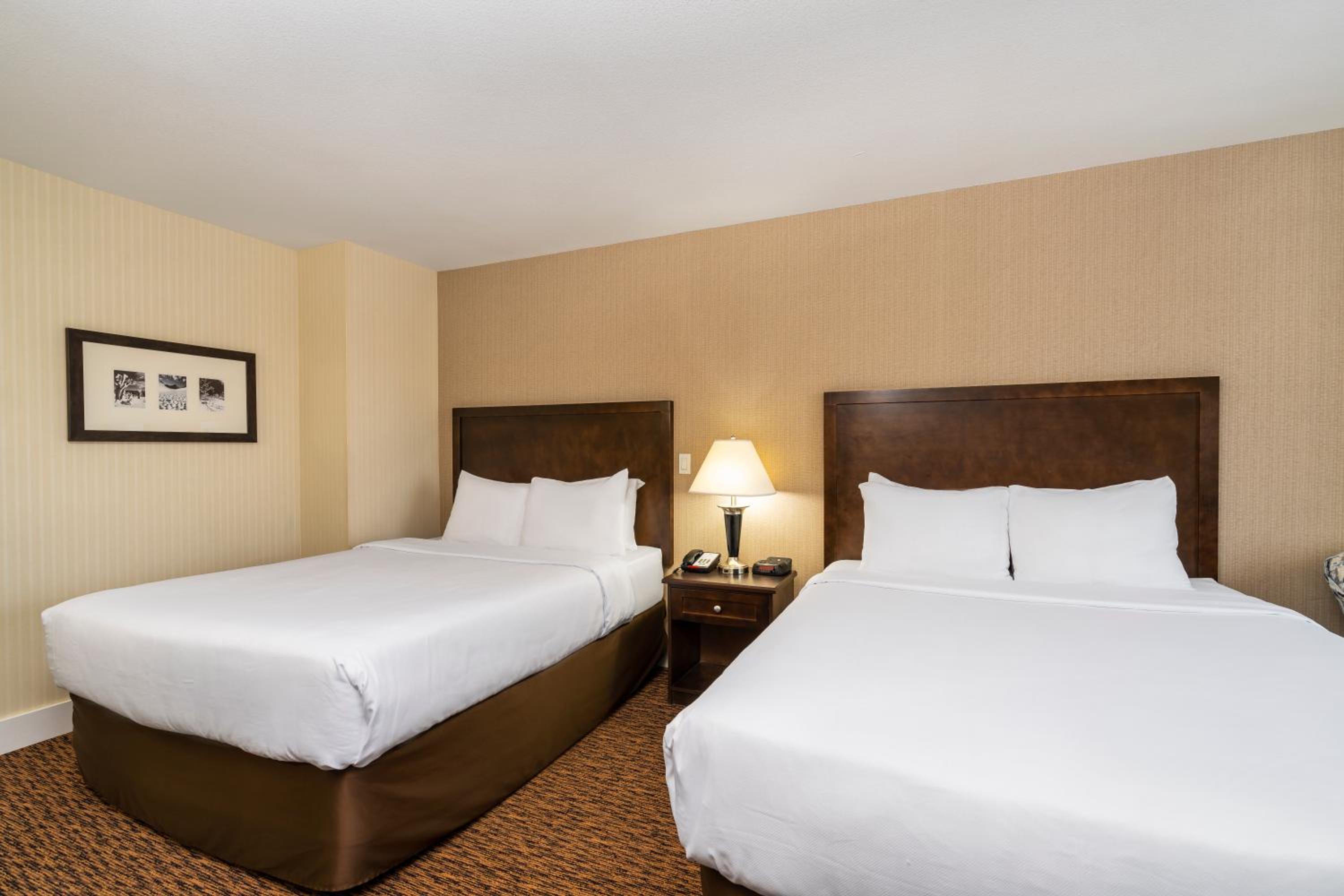 Surrey Vacations - Comfort Inn  Suites - Property Image 24