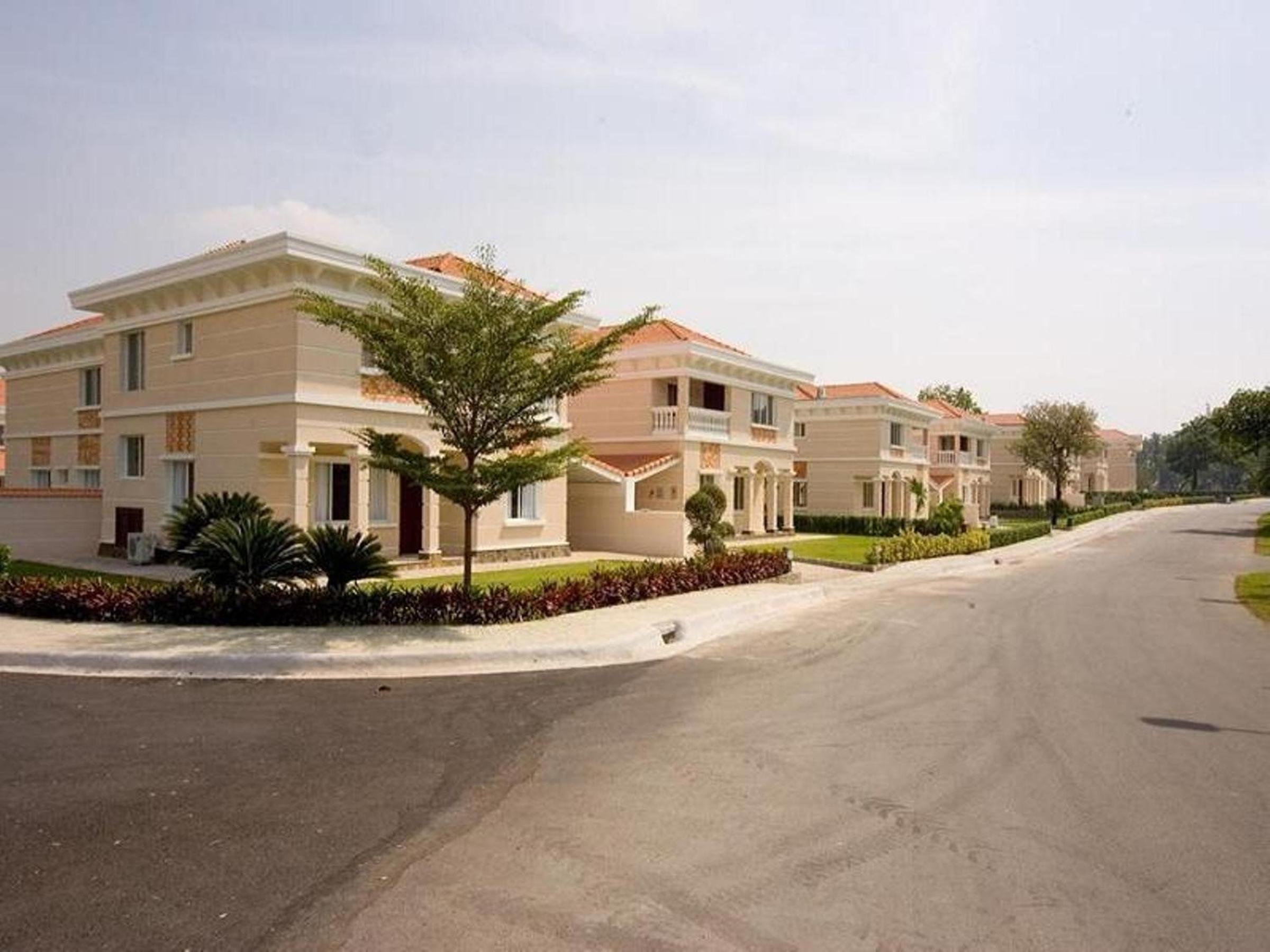Vietnam Golf - Lake View Villas