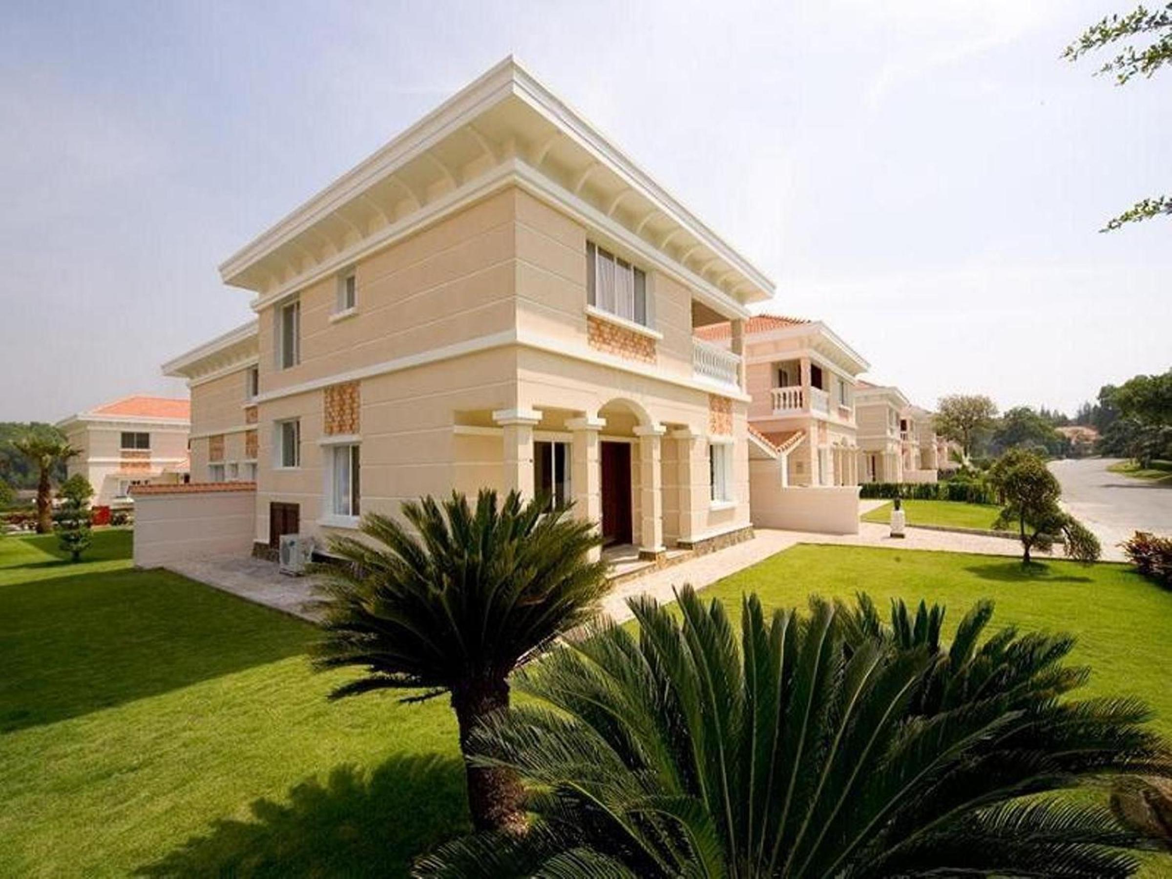 Vietnam Golf - Lake View Villas