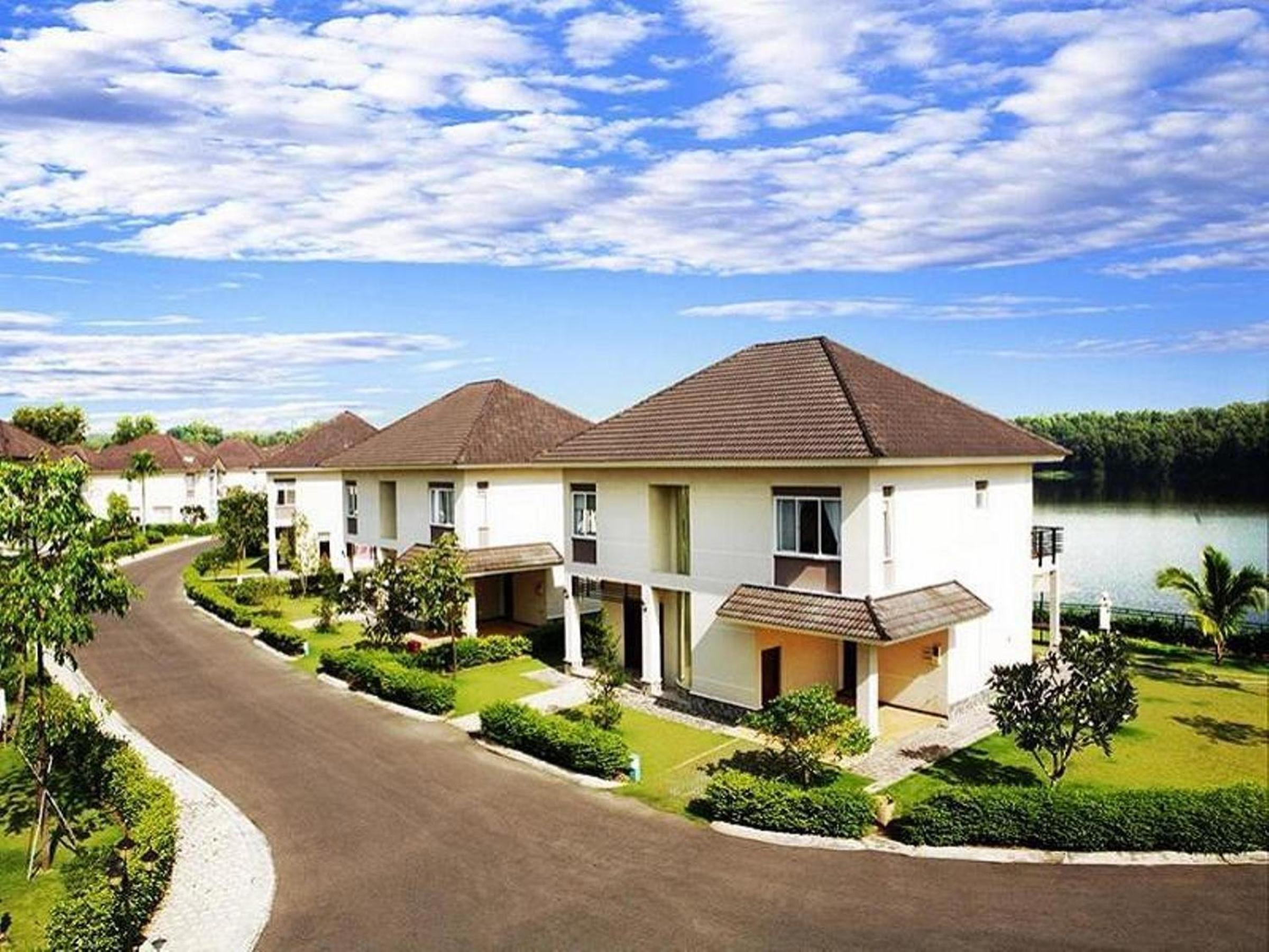 Vietnam Golf - Lake View Villas