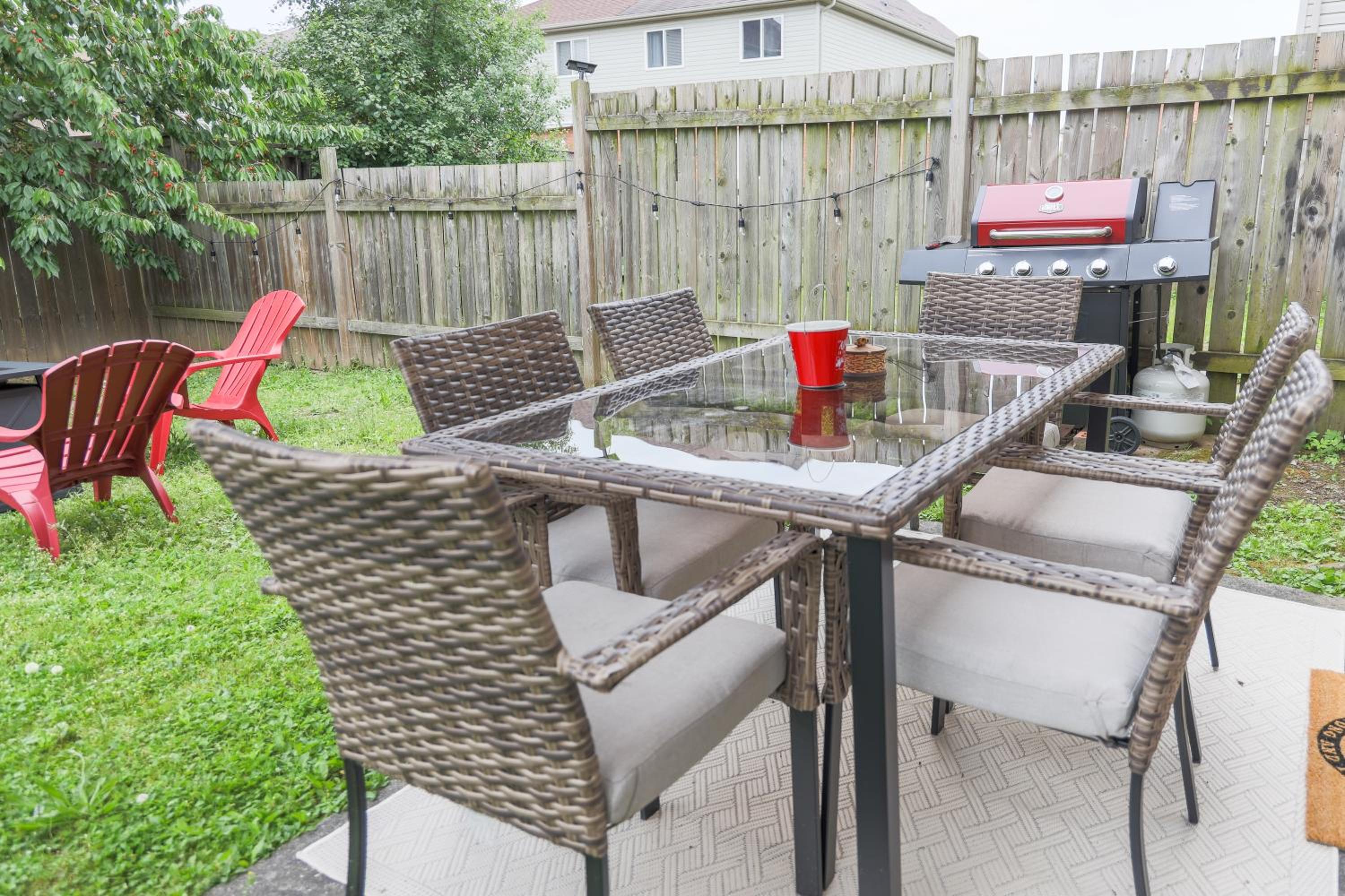 Family-Friendly Boho Stay - Sleeps 10 - Near the Falls