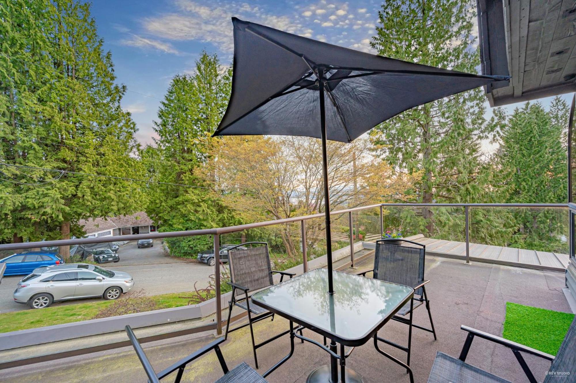 Grouse Cheerful large private bedroom, bath, shared deck, pool, hot tub