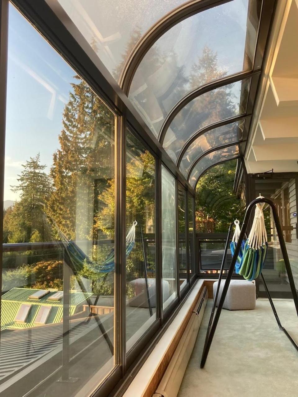 Grouse Cheerful large private bedroom, bath, shared deck, pool, hot tub
