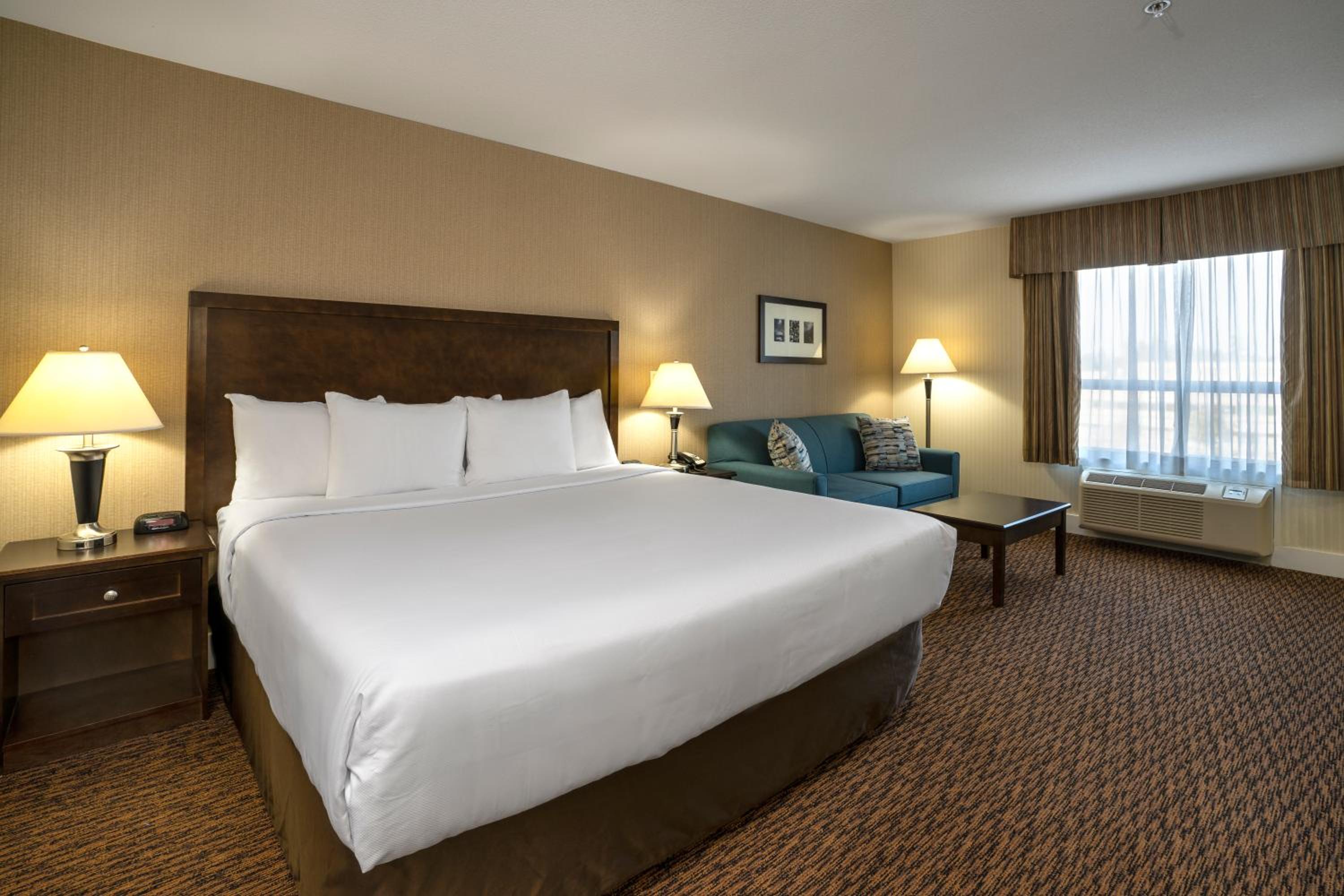 Surrey Vacations - Comfort Inn  Suites - Property Image 25