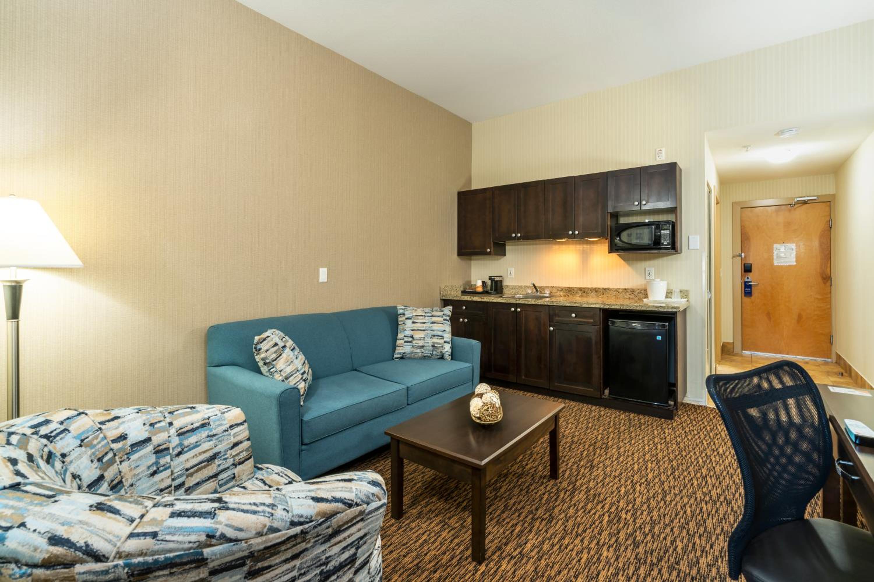 Surrey Vacations - Comfort Inn  Suites - Property Image 51