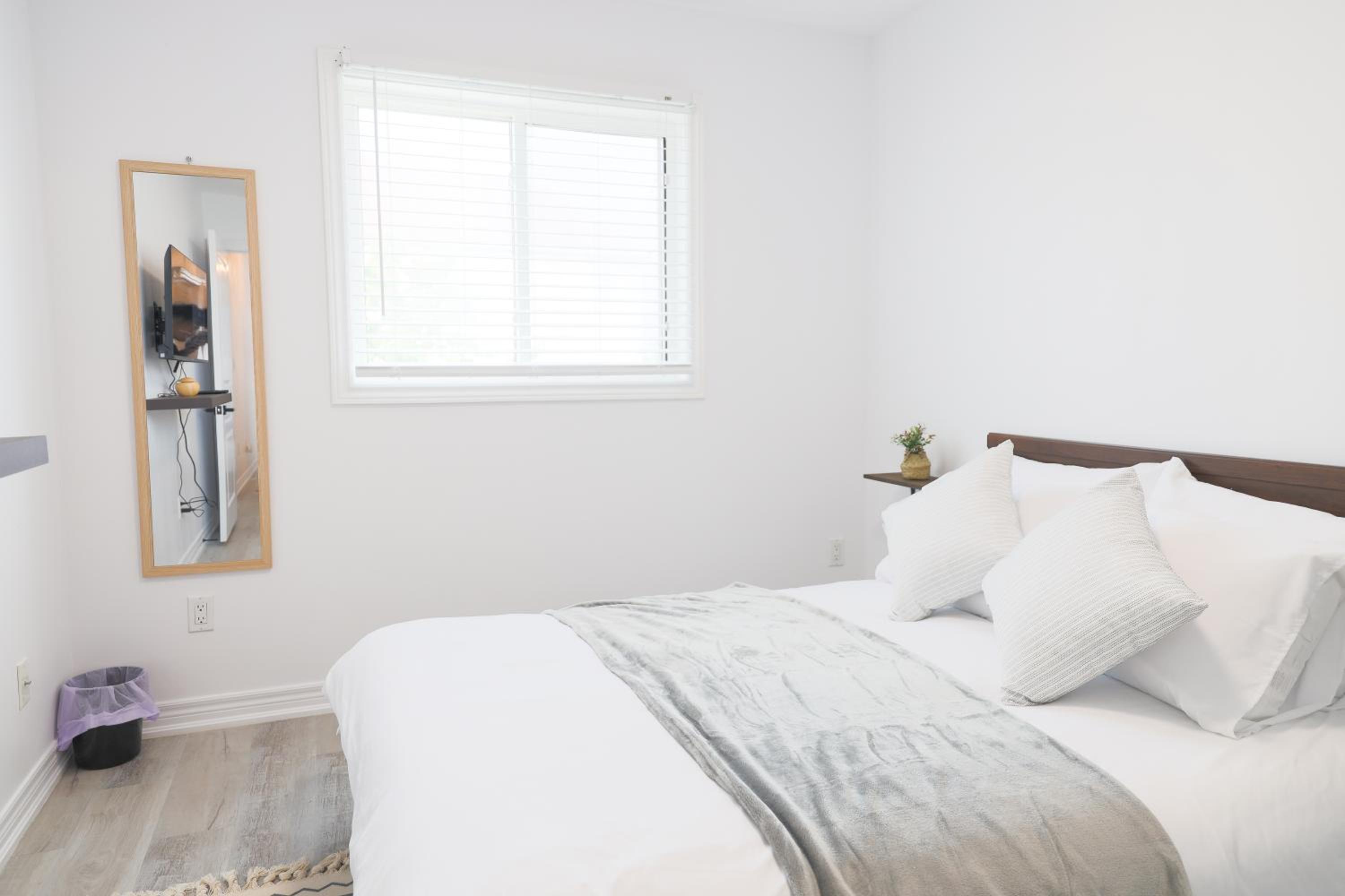 Family-Friendly Boho Stay - Sleeps 10 - Near the Falls