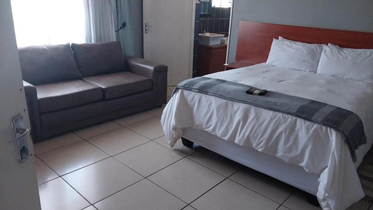 Monate BNB