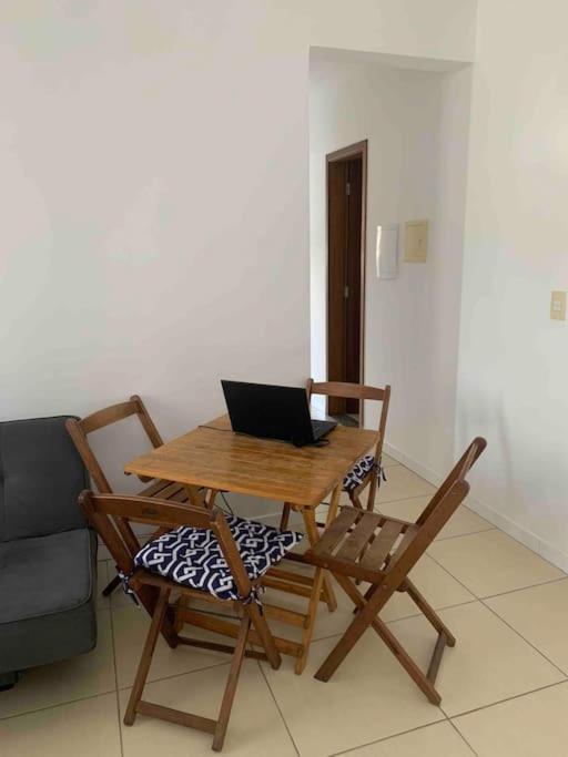 Apto 2 dorm com garagem