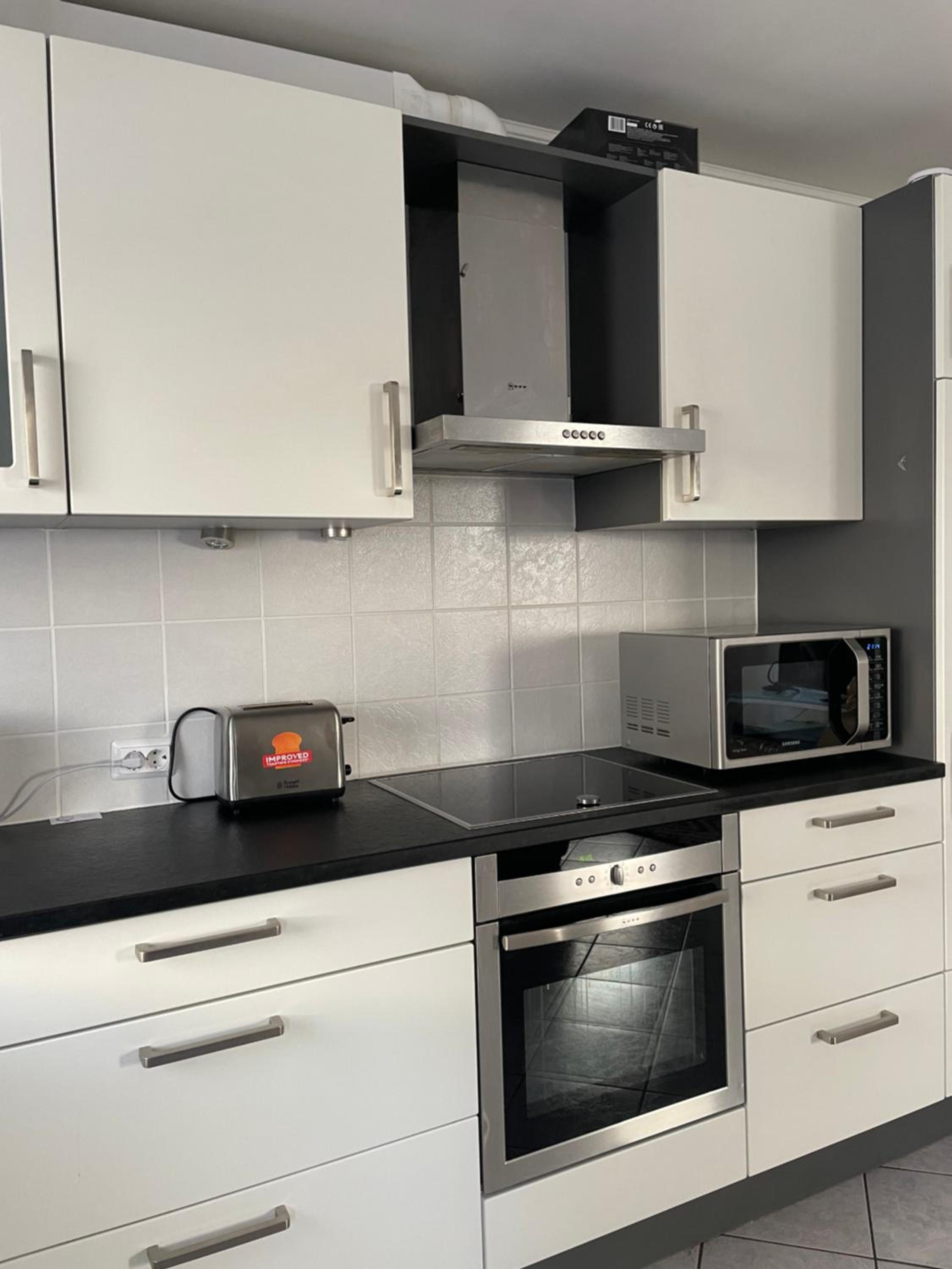 Large Room in Schuttrange Free Parking 10mins to Airport Excellent Customer Services