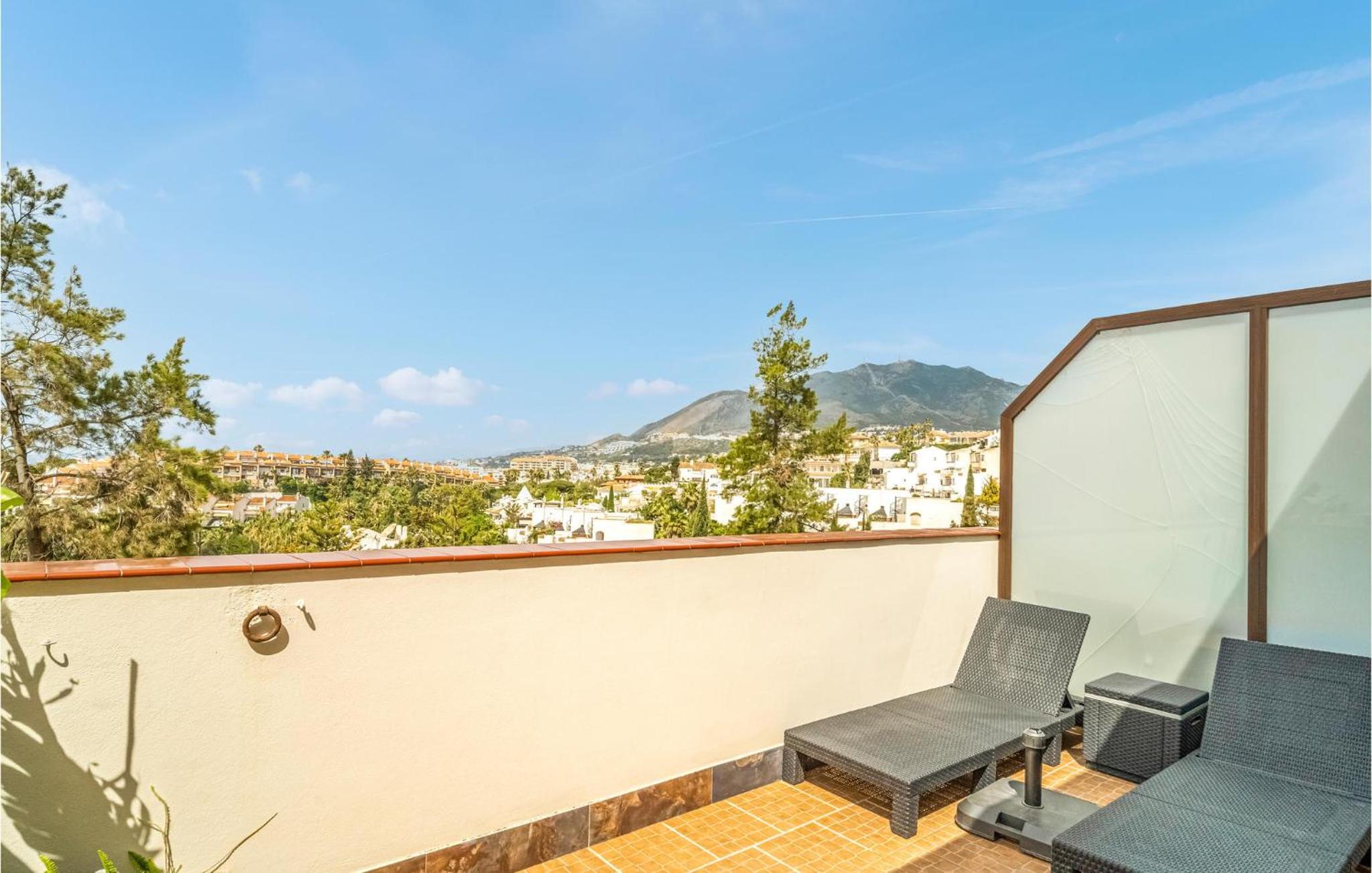 Amazing Home In Benalmádena With Kitchen