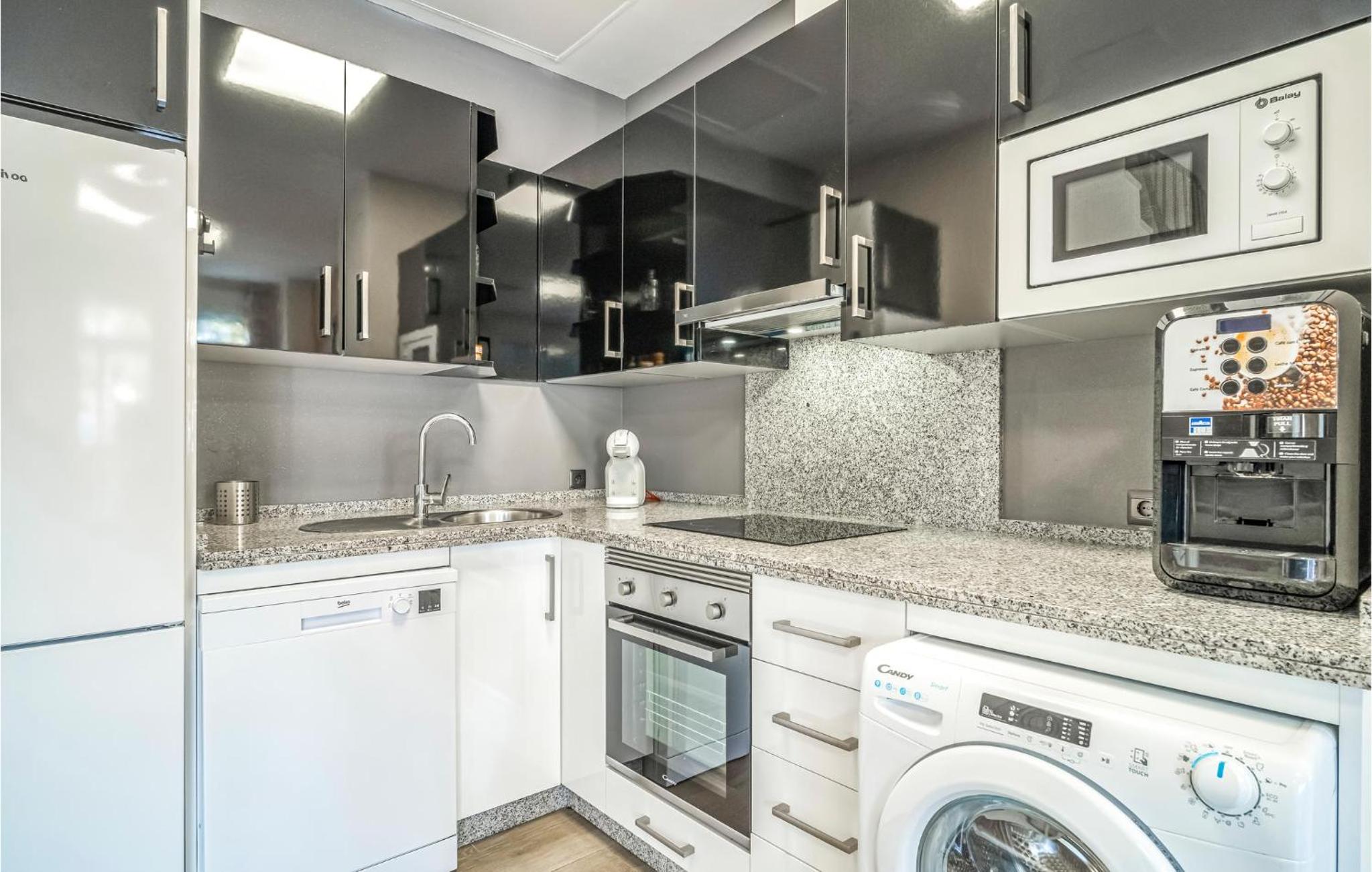 Amazing Home In Benalmádena With Kitchen