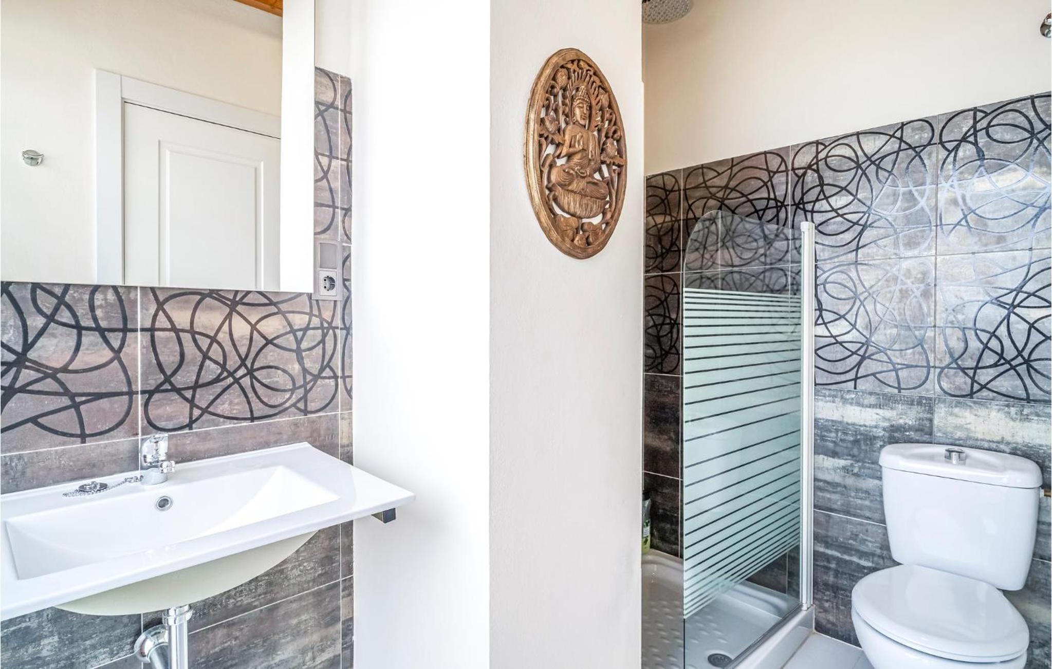 Amazing Home In Benalmádena With Kitchen