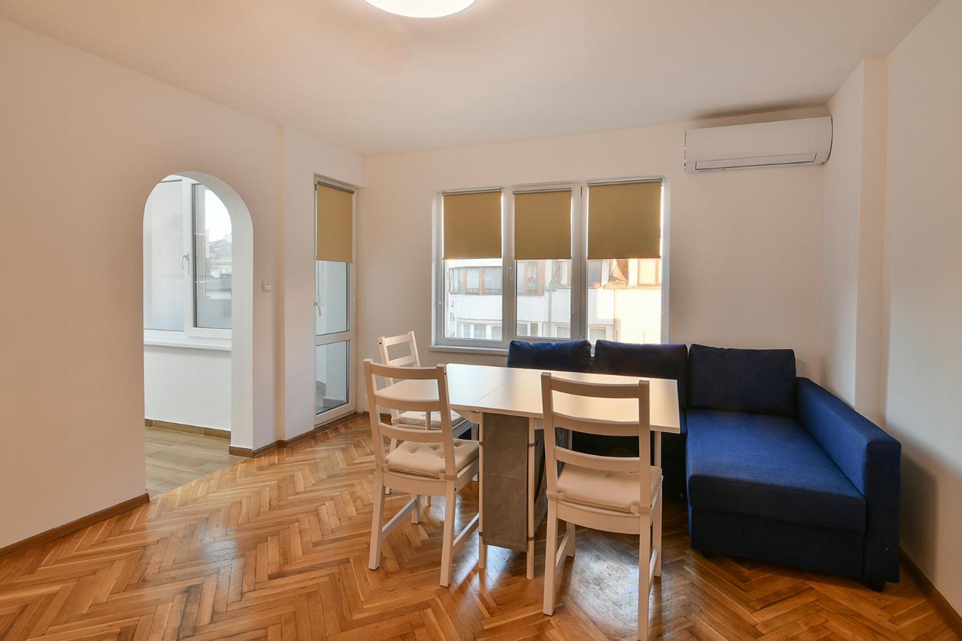 Central 3BR with parking nearby Opera